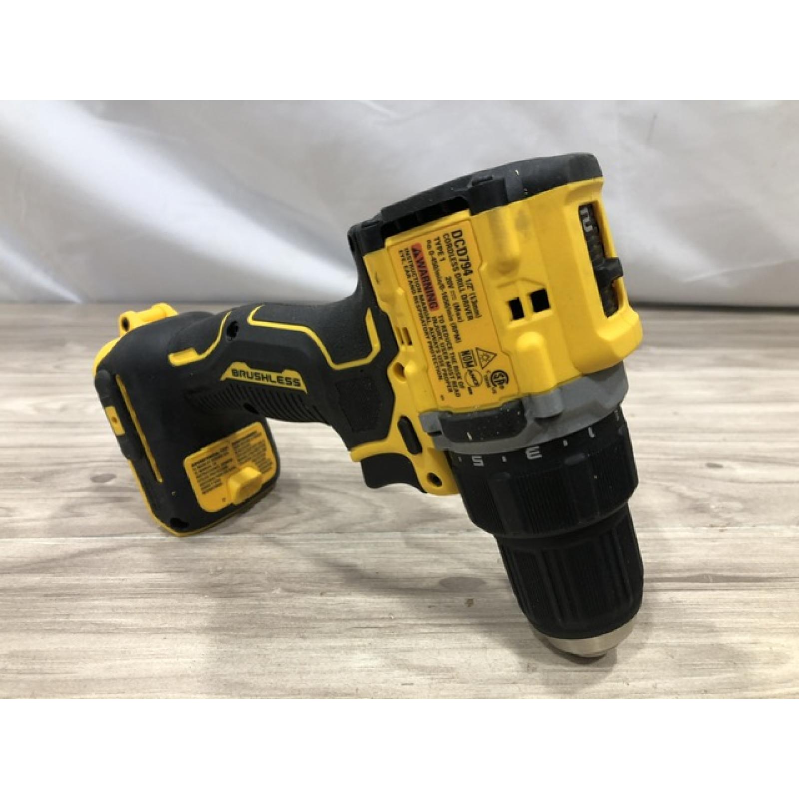 AS-IS - Dewalt ATOMIC 20-Volt MAX Lithium-Ion Cordless Combo Kit