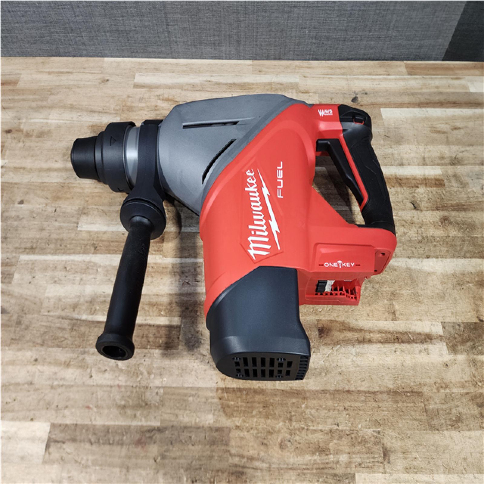 HOUSTON LOCATION - AS - IS M18 FUEL 18V Lithium-Ion Brushless Cordless 1-3/4 in. SDS-Max Rotary Hammer (Tool-Only)