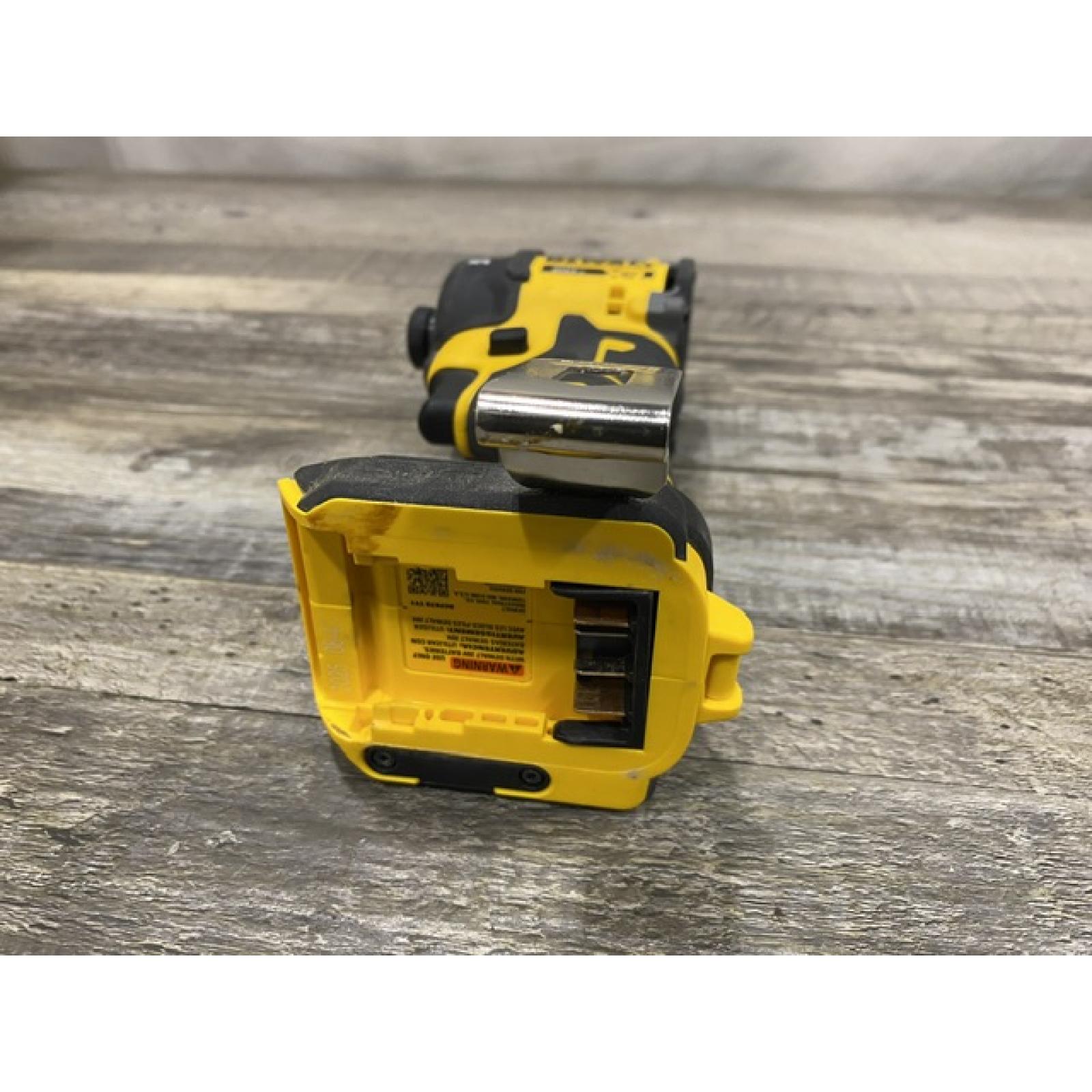 AS-IS DEWALT 20V XR Brushless Cordless 1/4 in. Quiet Hydraulic Impact Driver (Tool-Only)