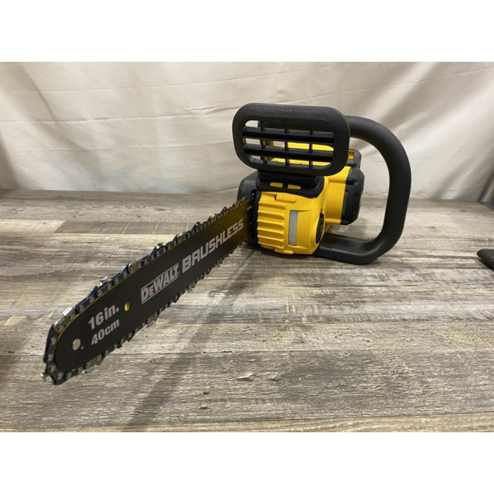 AS-IS DEWALT 60V MAX FLEXVOLT Lithium-Ion Brushless Cordless 16 Chainsaw Kit
