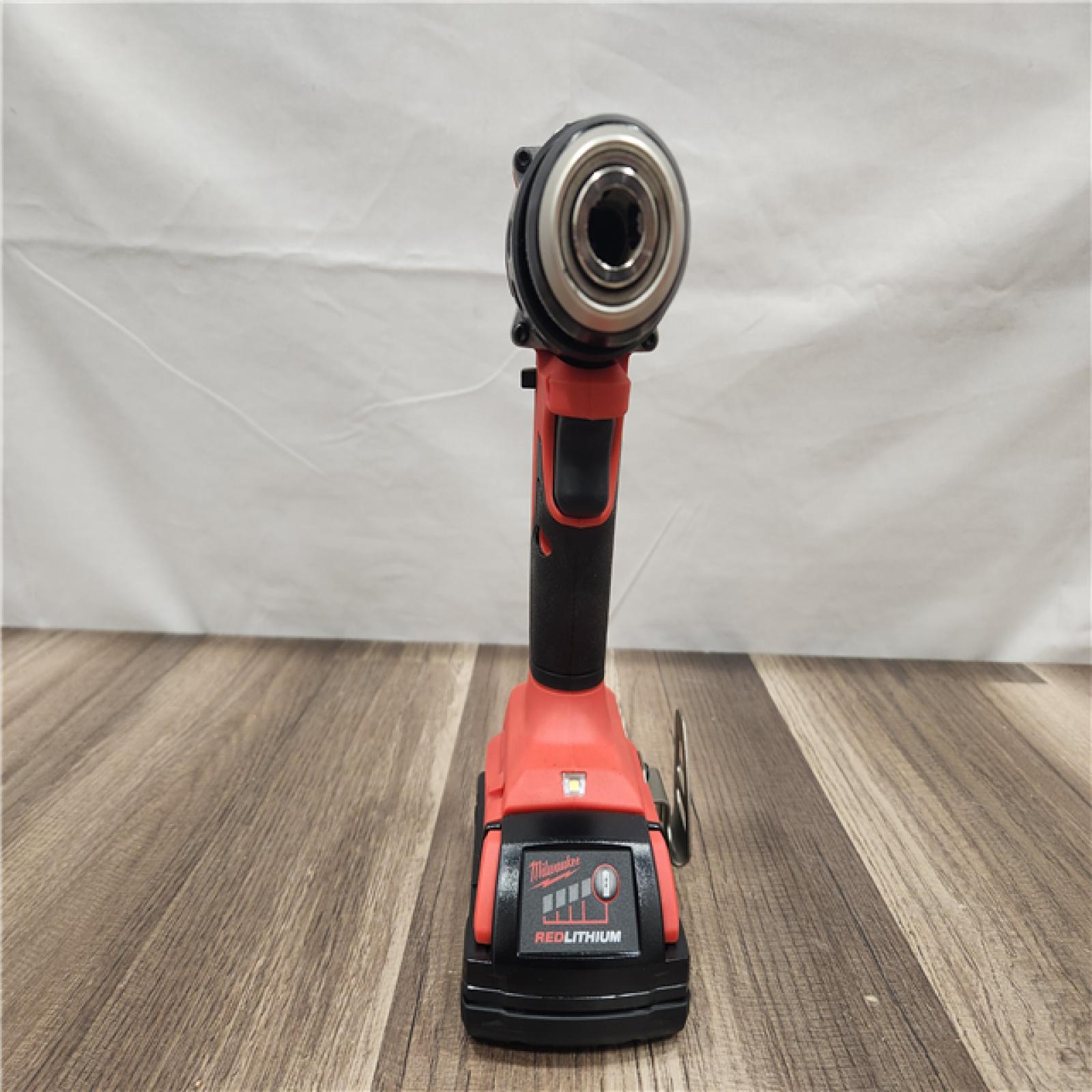 AS-IS- Milwaukee M18 18V Drill/Driver Kit