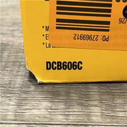 NEW - DEWALT FLEXVOLT 20V/60V MAX Lithium-Ion 6.0Ah Battery Pack with 6 Amp Output Charger