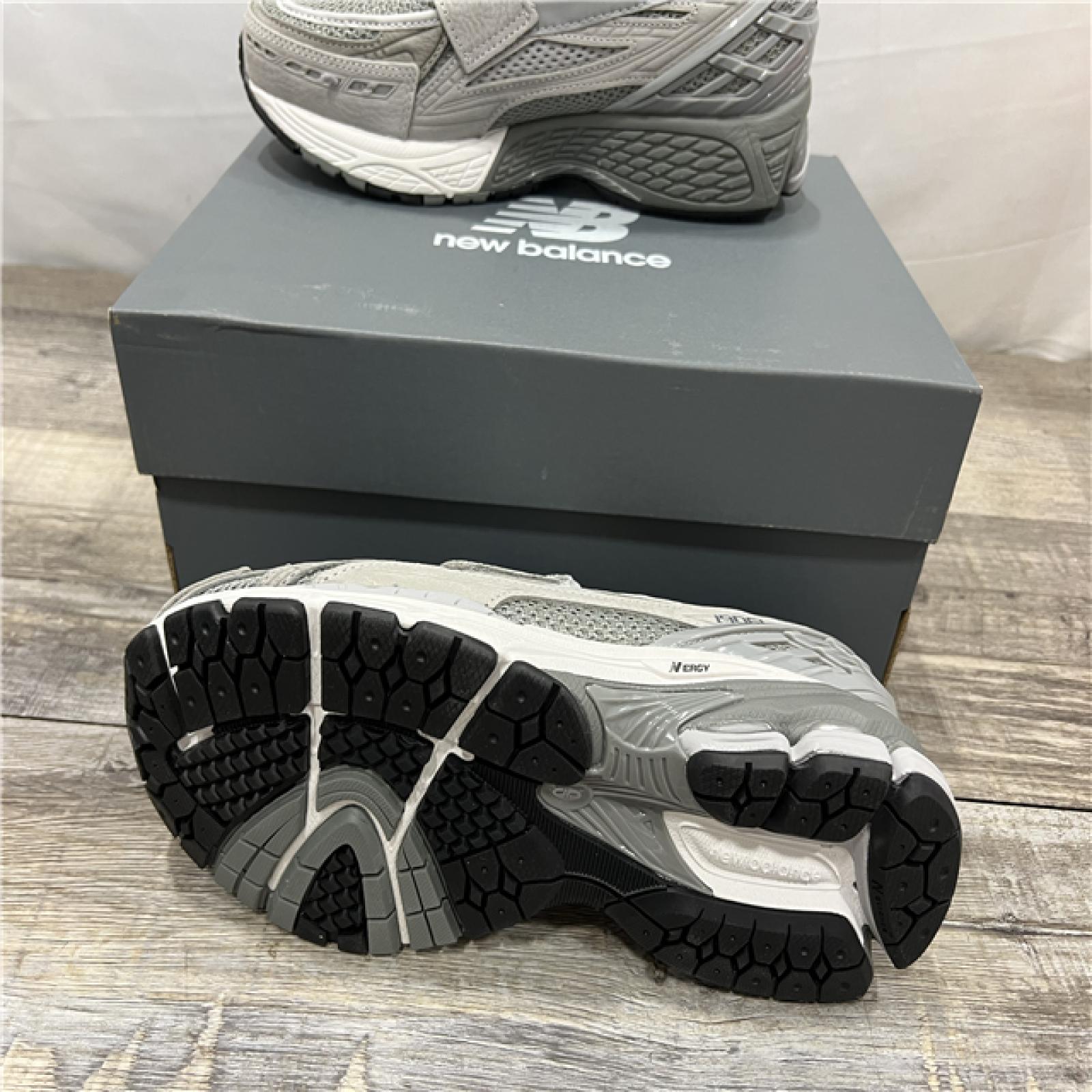 New Balance 1906L Metallic Silver SZ 10 1/2