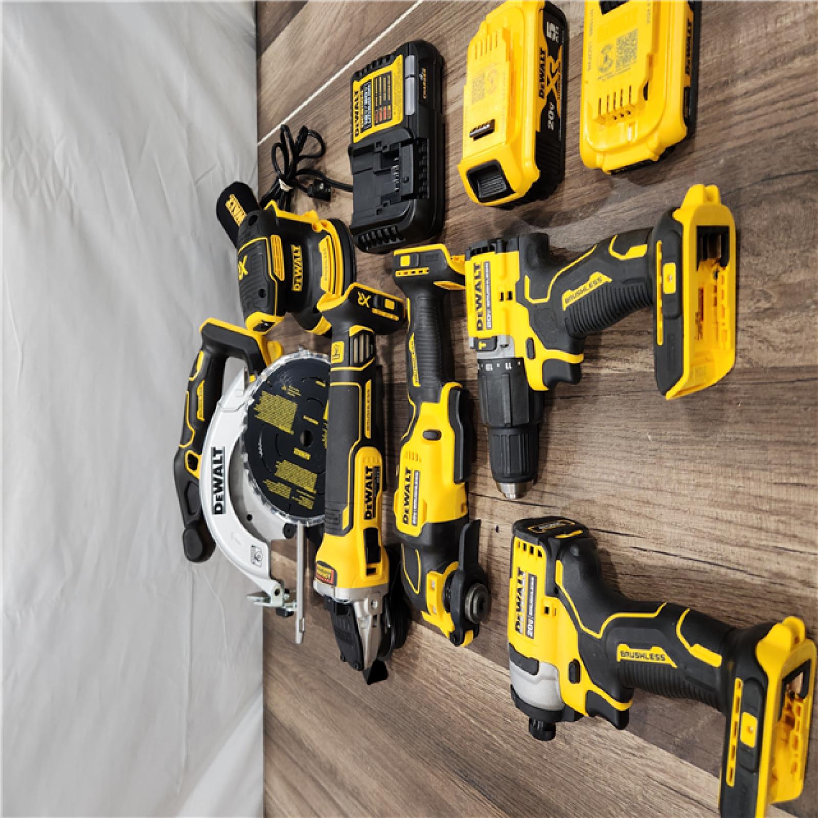 AS-IS Dewalt 20-Volt MAX ToughSystem Lithium-Ion 6-Tool Cordless Combo Kit