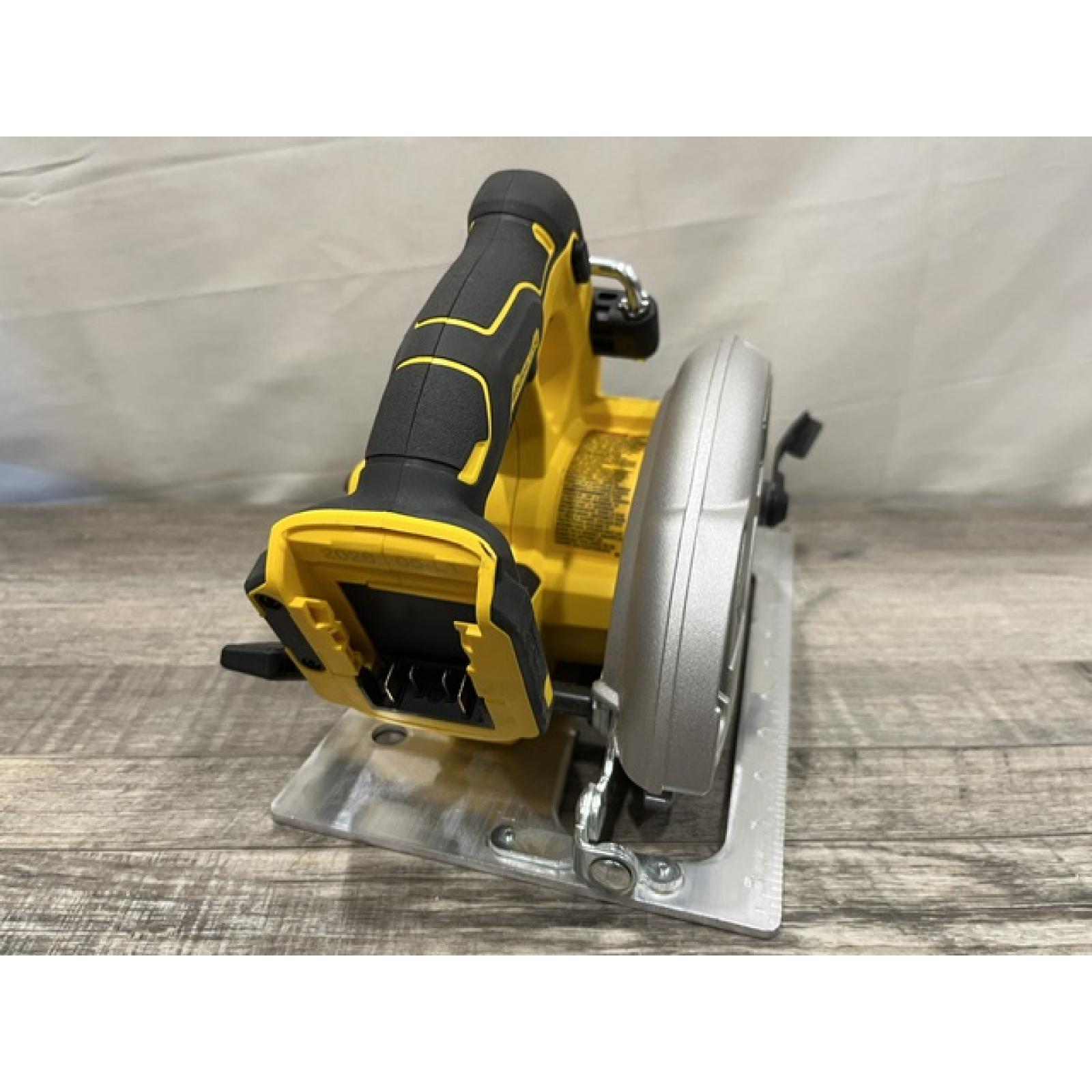AS-IS DEWALT 20-Volt MAX 7-1/4 in. Cordless Circular Saw (Tool Only)