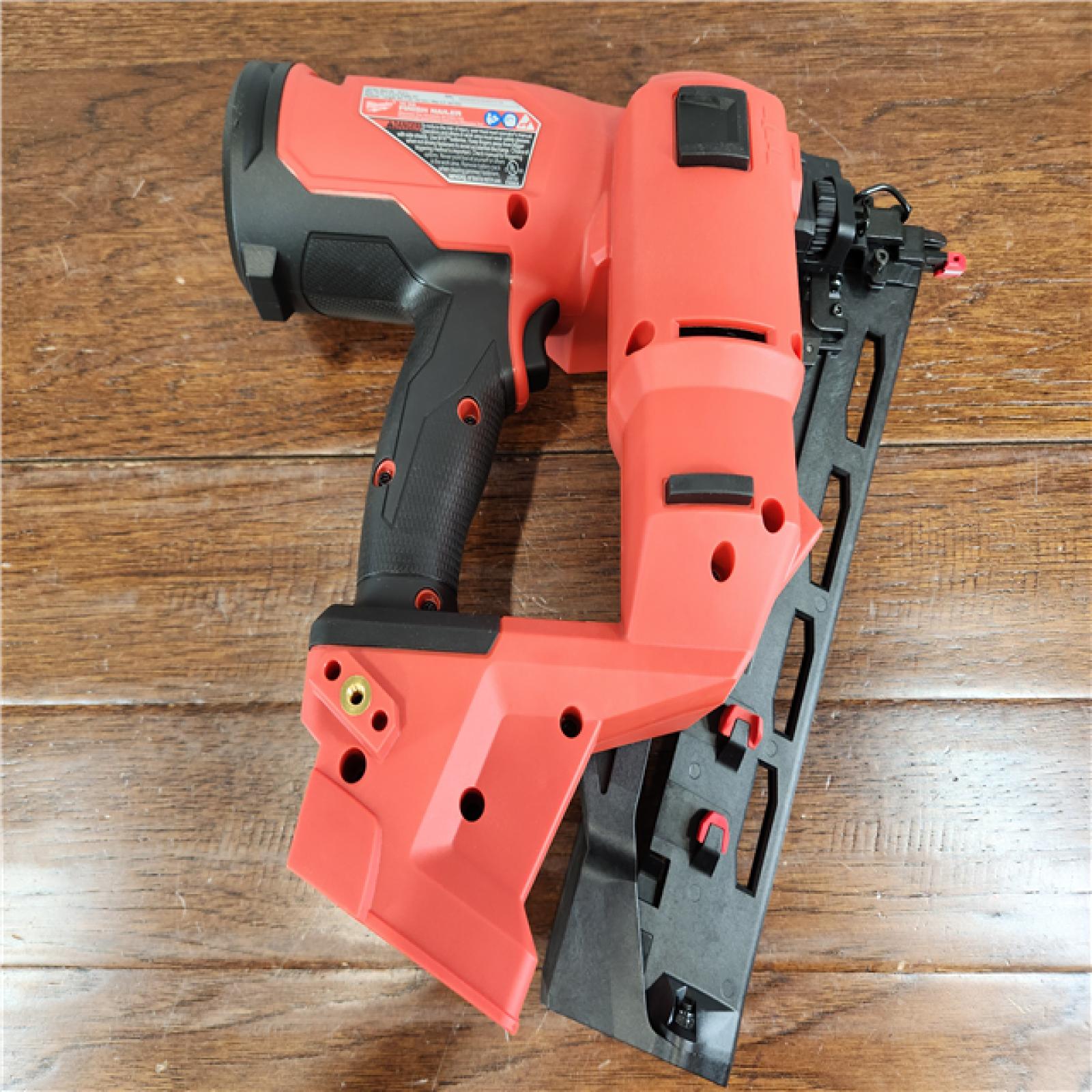AS-IS Milwaukee M18 FUEL Brushless Cordless 16-Gauge Angled Finish Nailer (Tool Only)