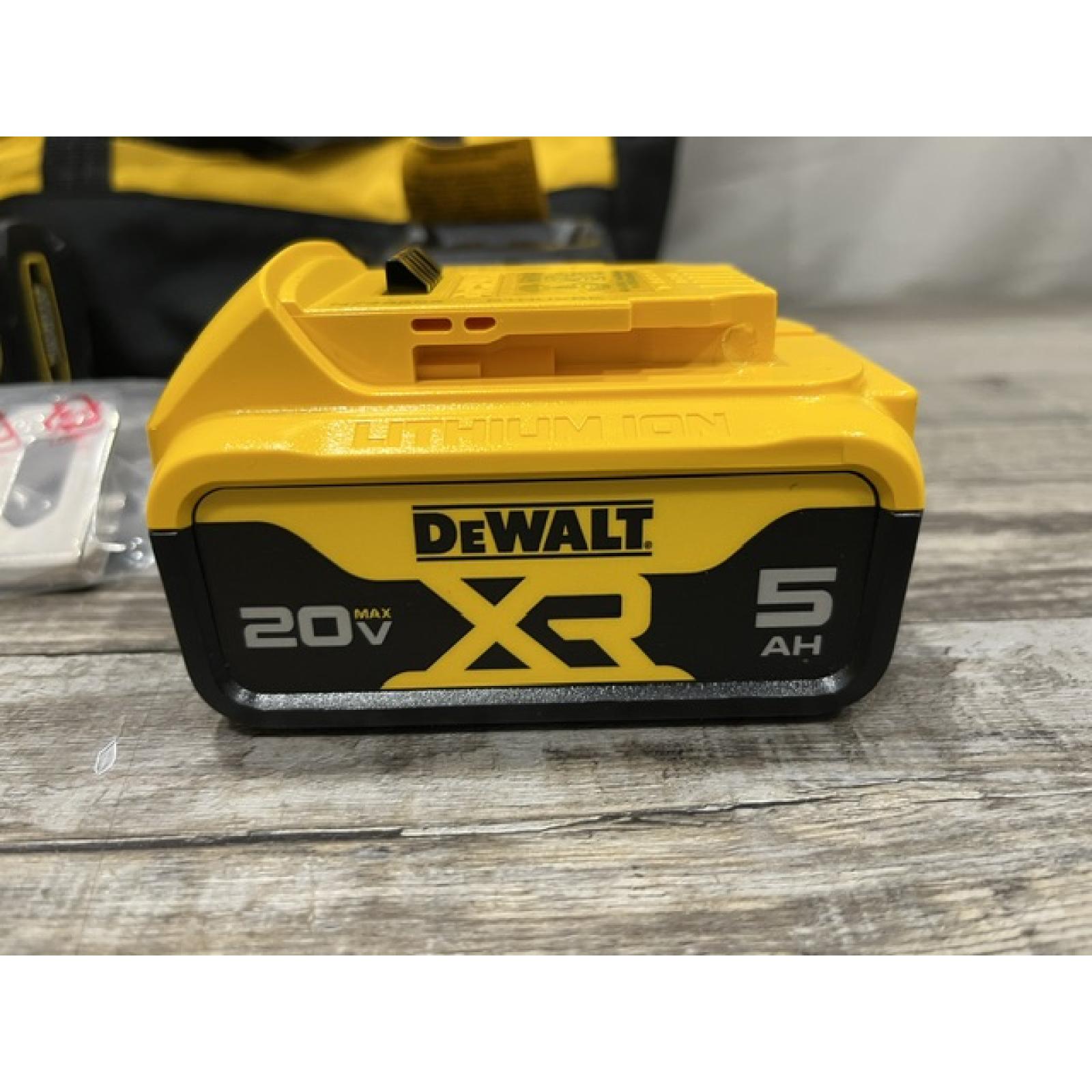 AS-IS DEWALT ATOMIC 20V MAX Lithium-Ion Cordless 1/4 in. Brushless Impact Driver Kit