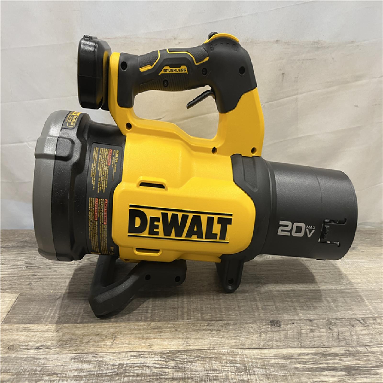 AS-IS DEWALT 20V MAX XR 550 CFM 133 MPH Cordless Battery Powered Blower Kit