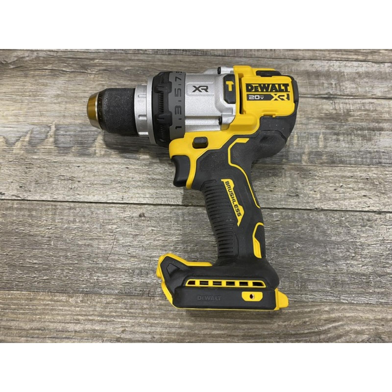 AS-IS DEWALT Atomic 20V Max Lithium-Ion Brushless Cordless Compact 1/4 in. Impact Driver Kit
