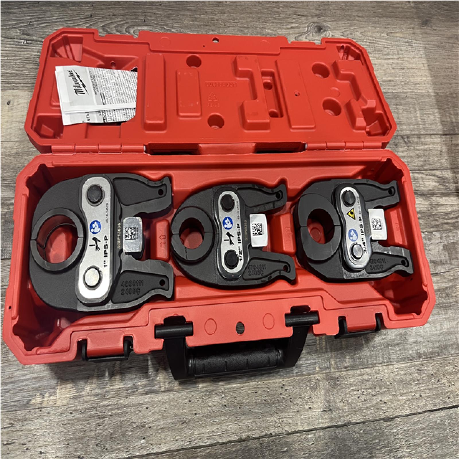 AS-IS Milwaukee 1/2 in. - 1 in. IPS-P Black Iron Pipe/Steel Press Jaw Kit for M12 FORCE LOGIC Press Tools