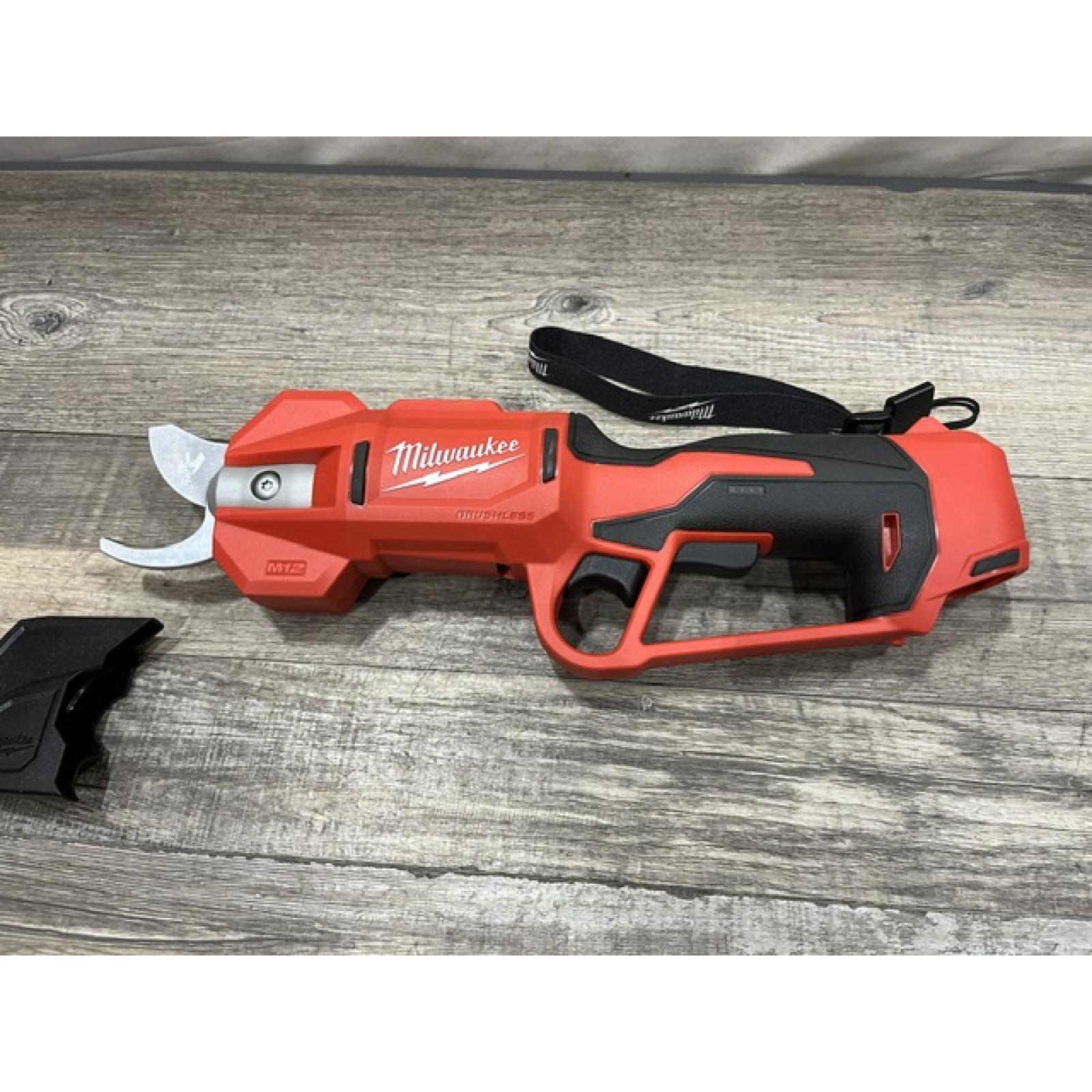 AS-IS Milwaukee 12V Cordless Brushless Pruner Shears Kit