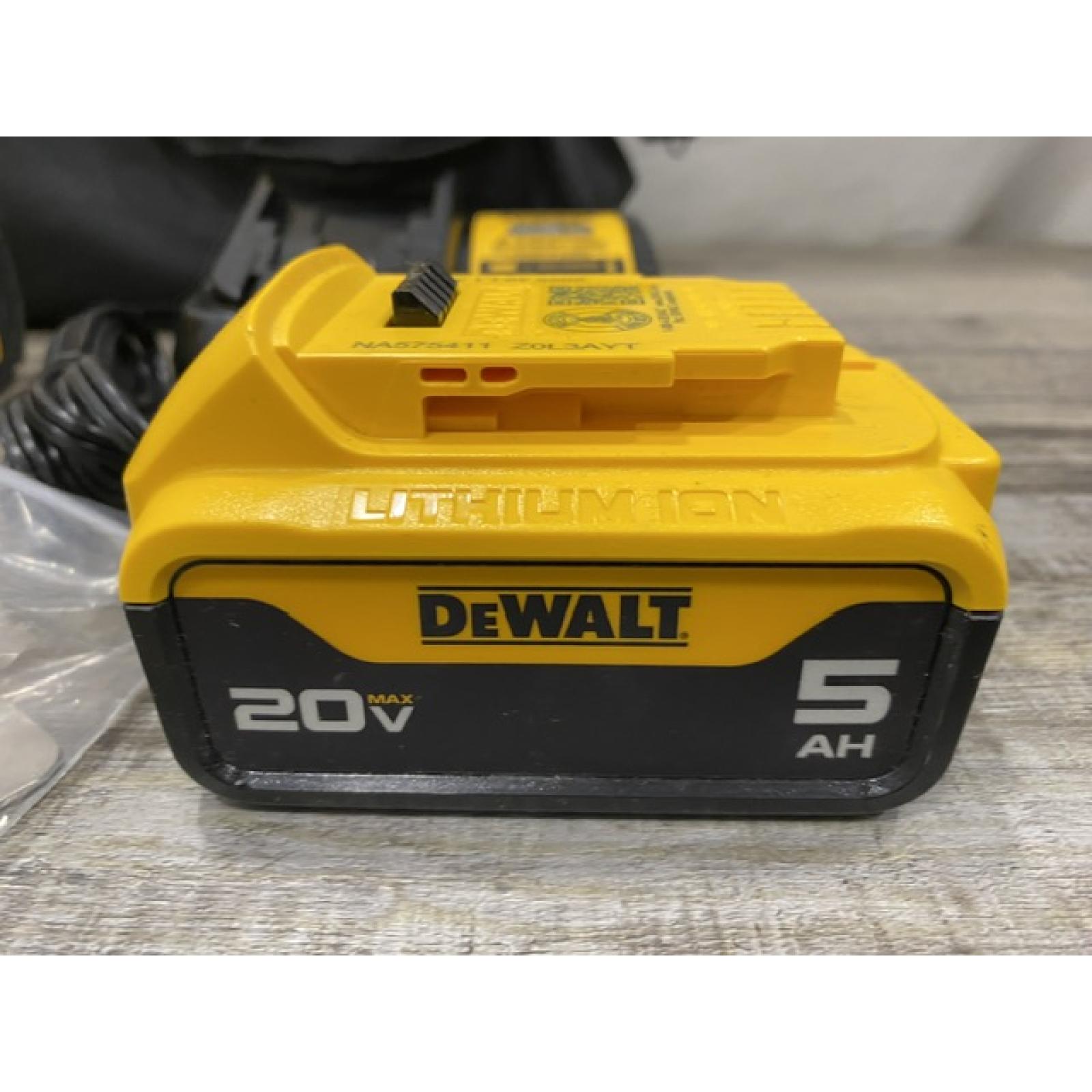 AS-IS DEWALT ATOMIC 20V MAX Lithium-Ion Cordless 1/4 in. Brushless Impact Driver Kit