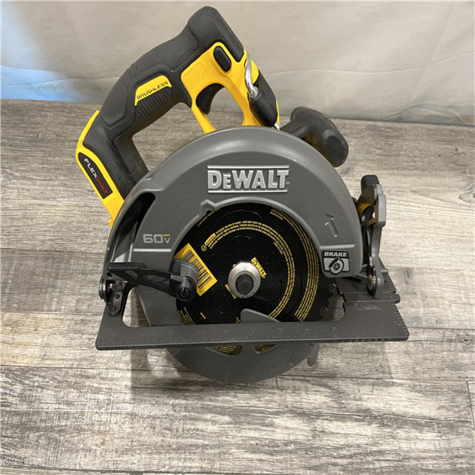 AS-IS DEWALT FLEXVOLT 60V MAX Cordless Brushless 7-1/4 in. Circular Saw with Brake (Tool Only)