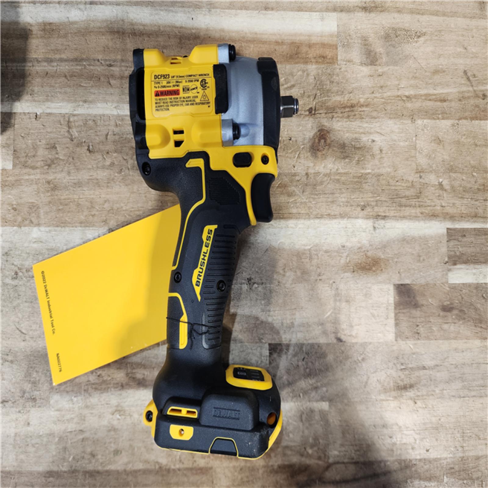 HOUSTON LOCATION - AS-IS DEWALT ATOMIC 20V MAX Cordless Brushless 3/8 in.Variable Speed Impact Wrench KIT W/ BATTERY & CHARGER