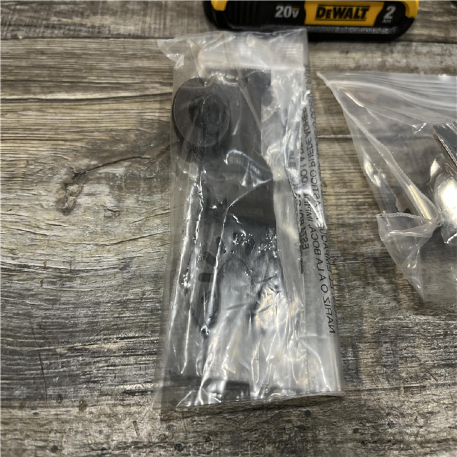 AS-IS DEWALT 20V MAX XR Cordless Brushless 3-Speed Oscillating Multi Tool Kit