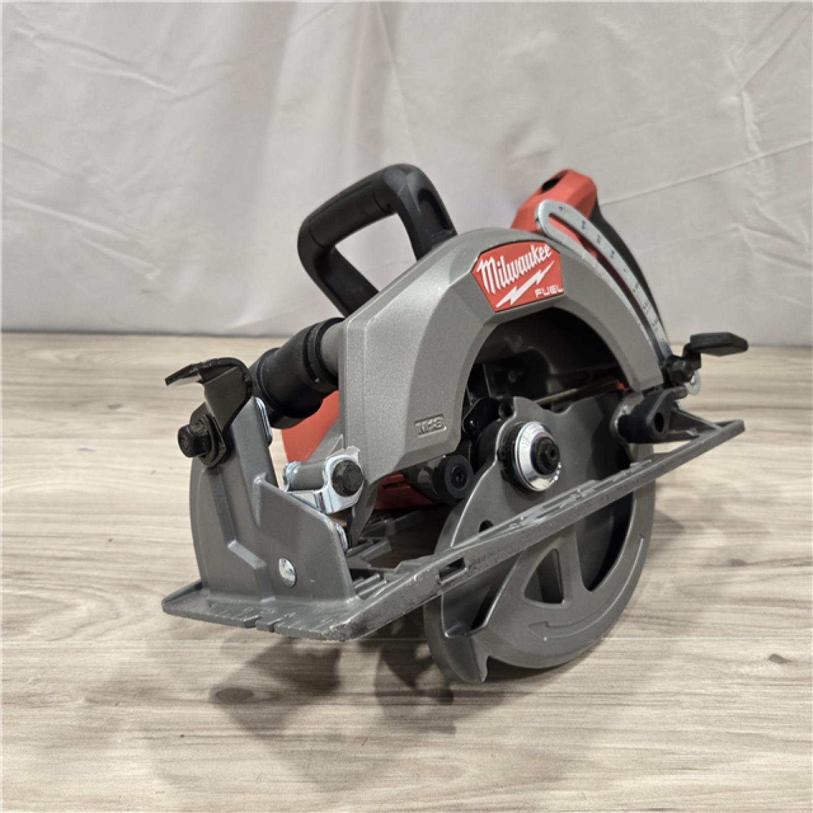 AS-IS MILWAUKEE 7-1/4 REAR HANDLE CIRCULAR SAW (TOOL ONLY)