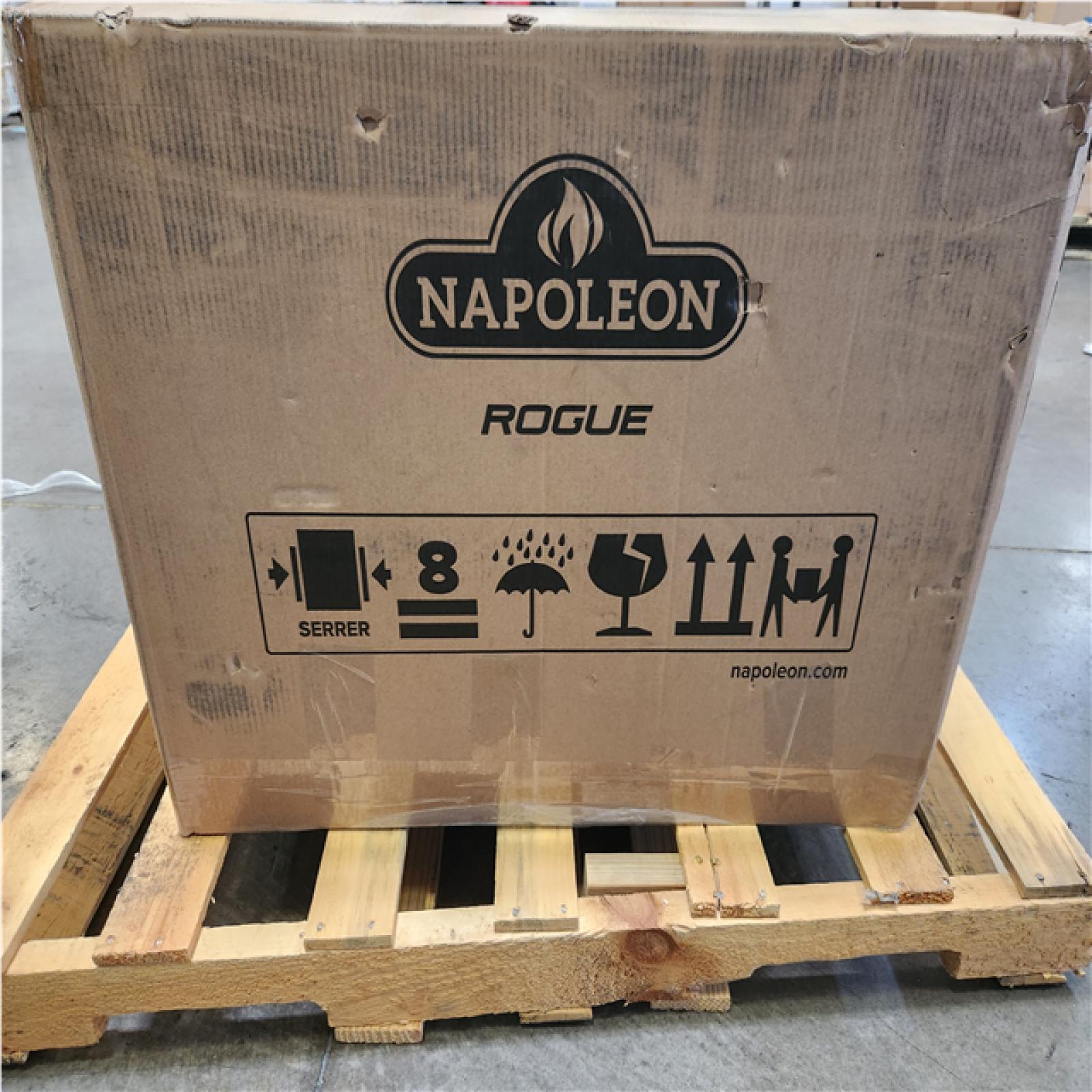Phoenix LIKE NEW NAPOLEON Rogue PRO 425 3-Burner Propane Gas Grill with Infrared Side Burner in Black with Cast Iron Cooking Grids