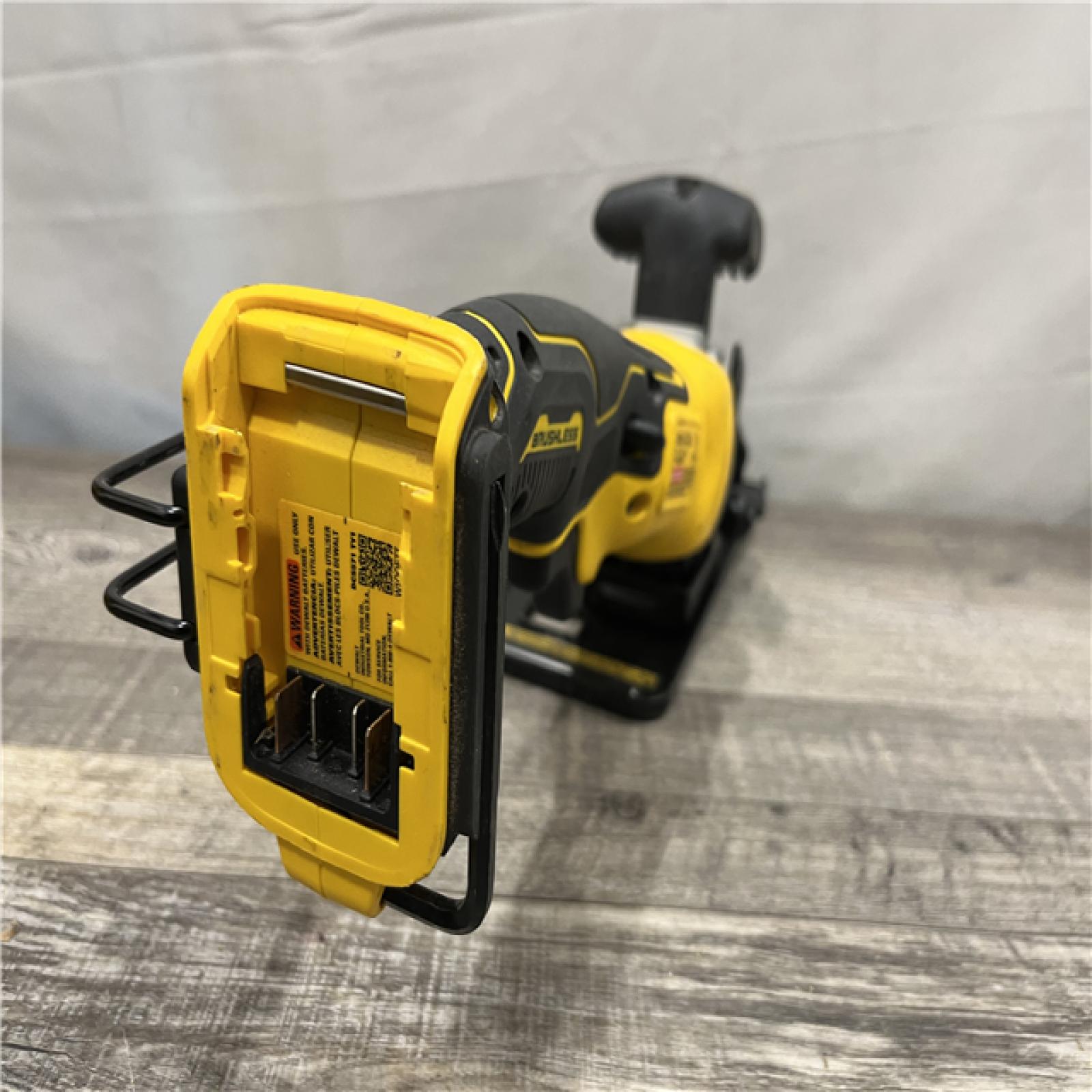 AS-IS DEWALT ATOMIC 20V MAX Cordless Brushless 4-1/2 in. Circular Saw (Tool Only)