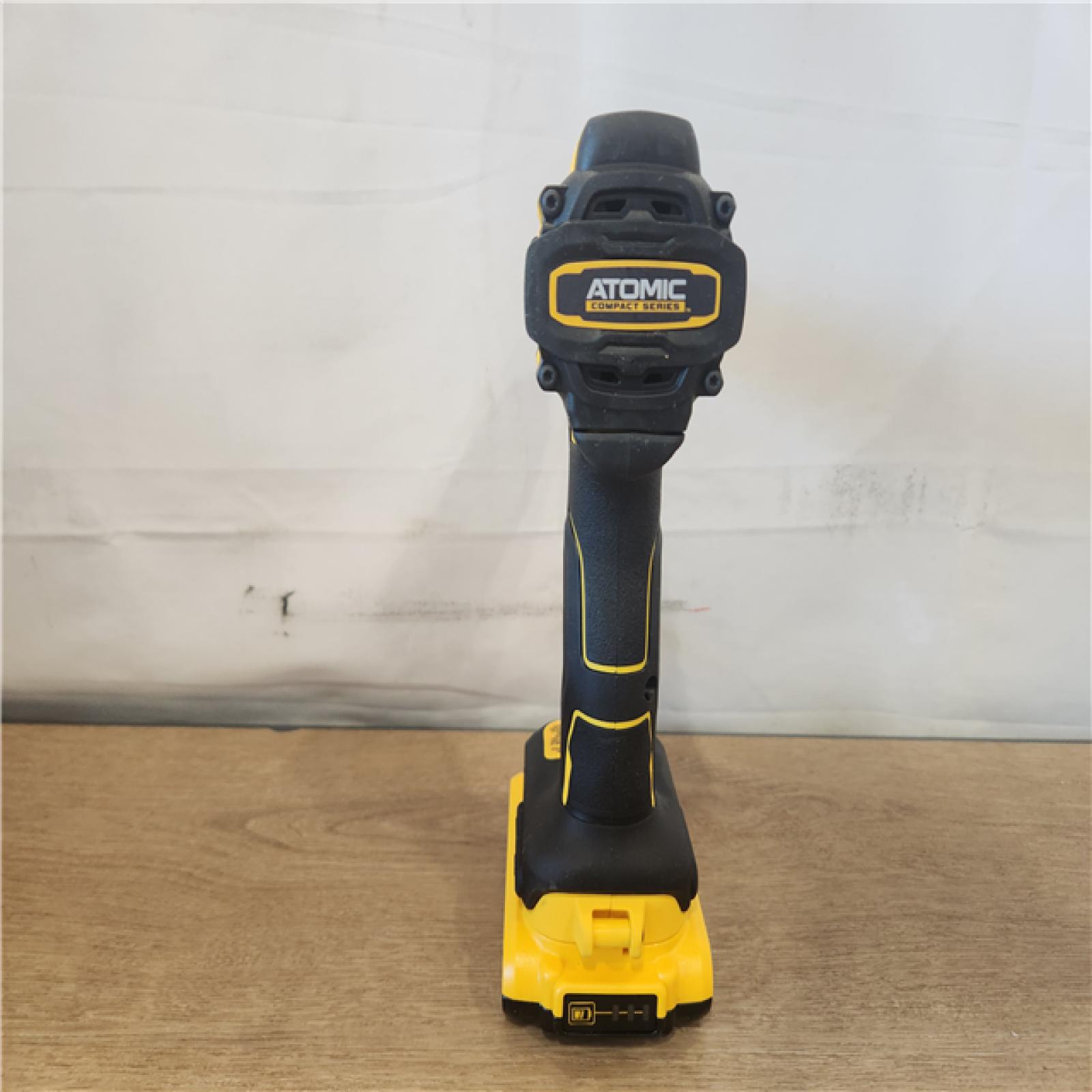 AS-IS- DEWALT ATOMIC COMPACT SERIES 20V MAX* Brushless Cordless 1/2 Drill/Driver Kit