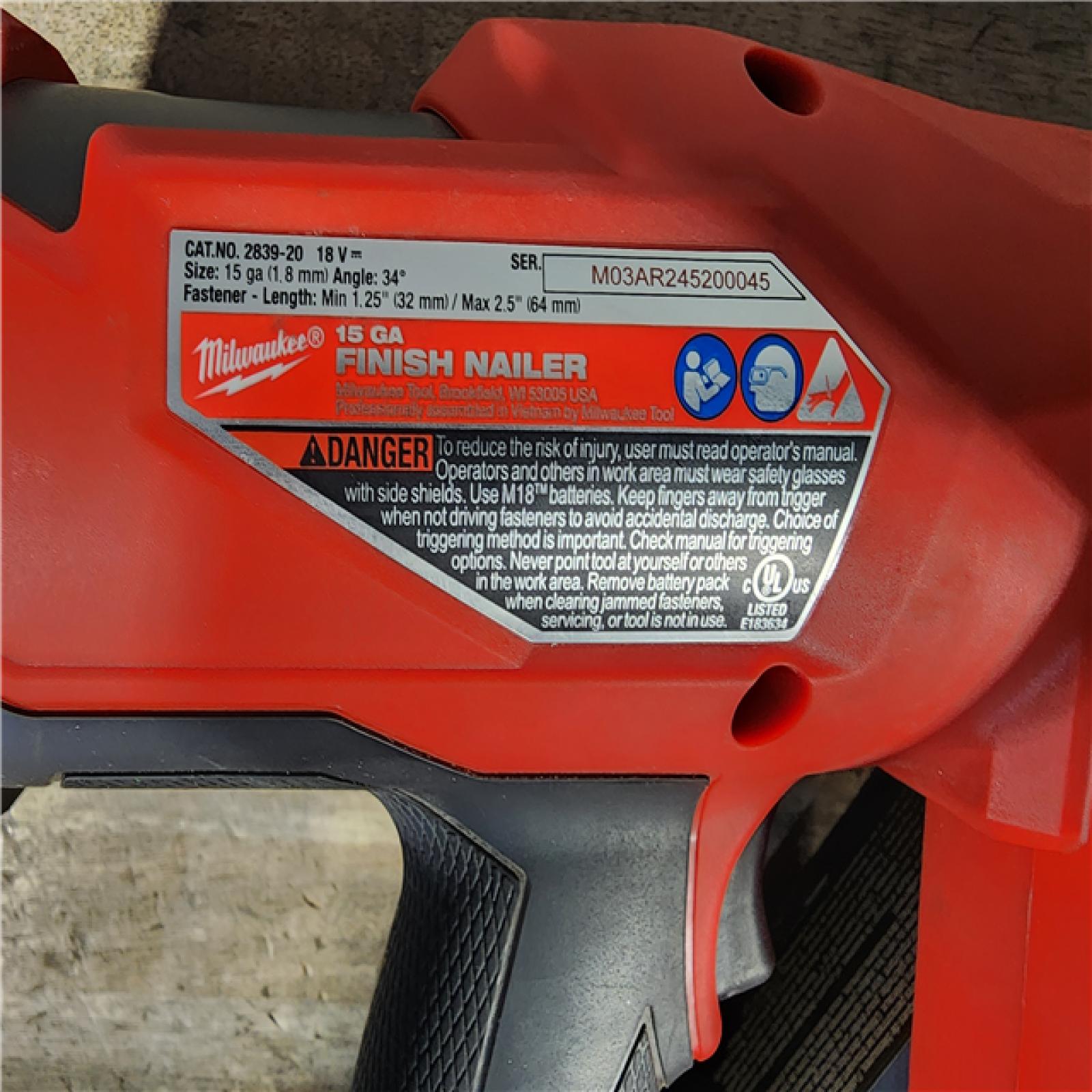 HOUSTON LOCATION - AS-IS Milwaukee 2839-20 M18 FUEL 15 Ga. 18 Volt Brushless Angled Finish Nailer (TOOL ONLY)