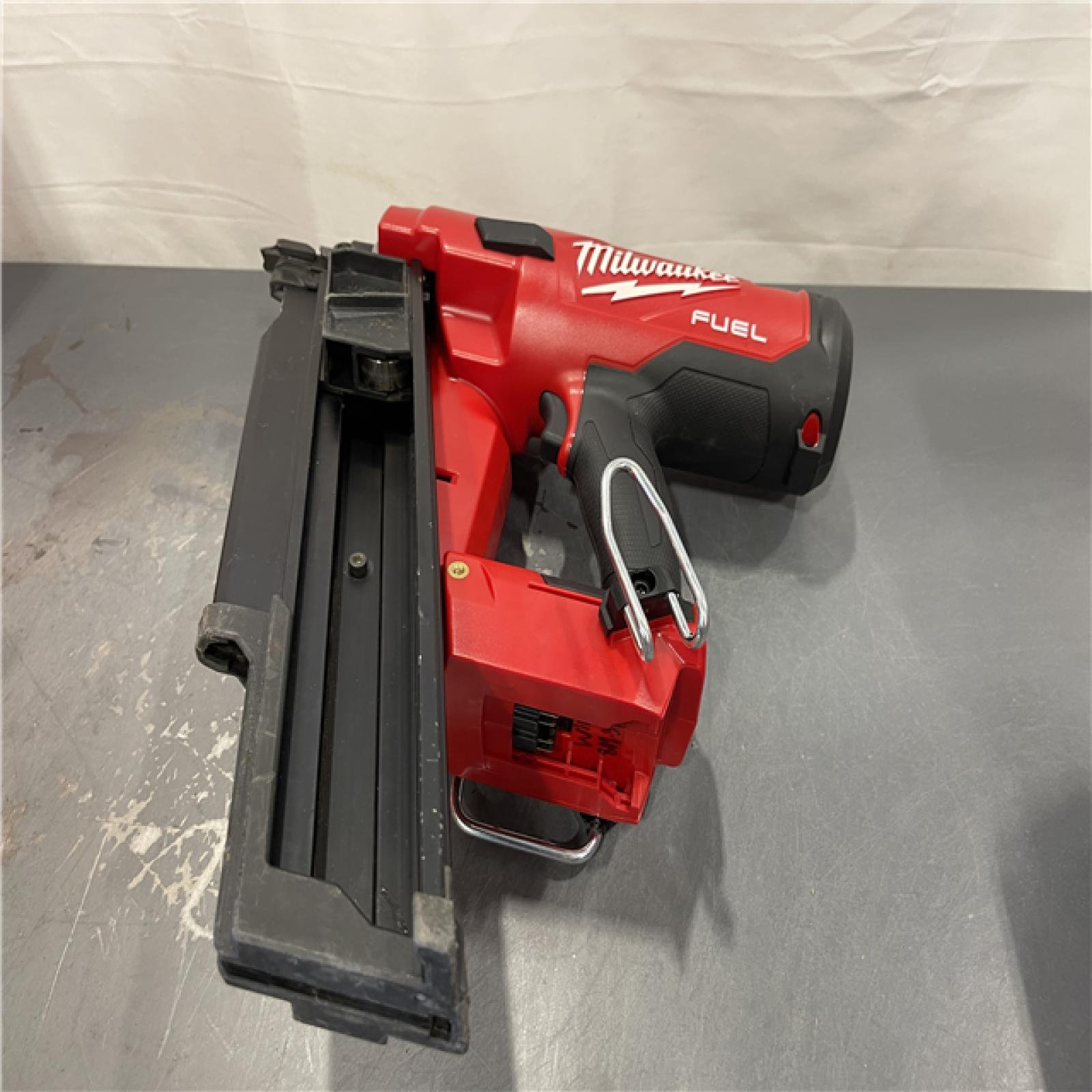AS-IS - Milwaukee M18 FUEL 3-1/2 in. 18-Volt 21-Degree Lithium-Ion Brushless Cordless Framing Nailer