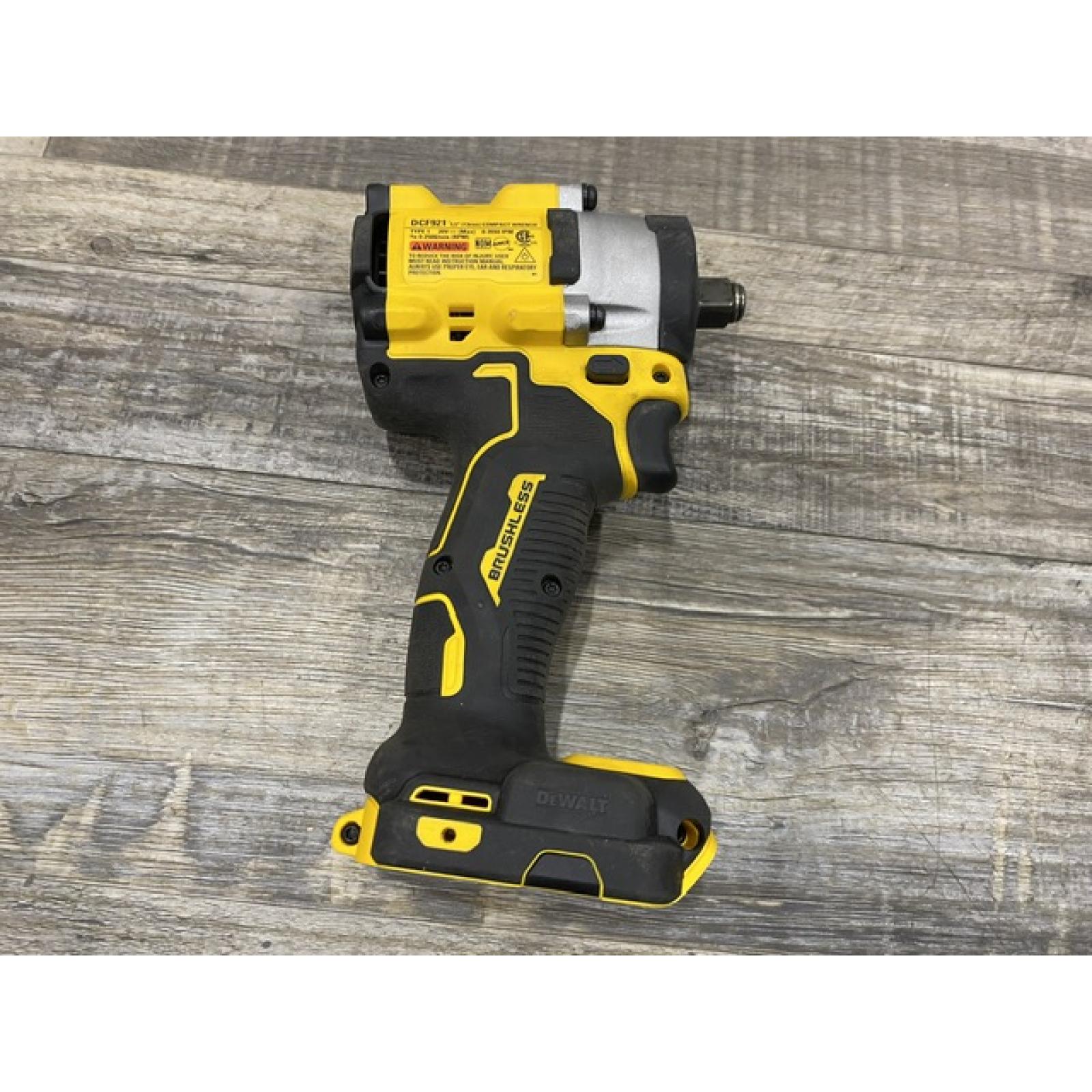 AS-IS DEWALT ATOMIC 20V MAX Lithium-Ion Cordless Brushless 1/2 in. Impact Wrench Kit