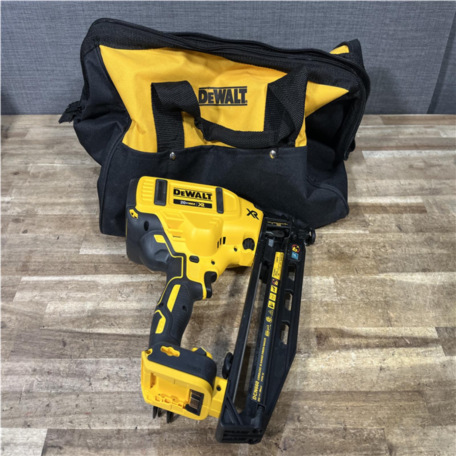 Houston Location AS-IS DeWalt18v XR Cordless Brushless 2nd Fix Finish Nail Gun