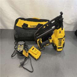 AS-IS - DeWalt 20V 16 Gauge Cordless Angled Finish Nailer Kit