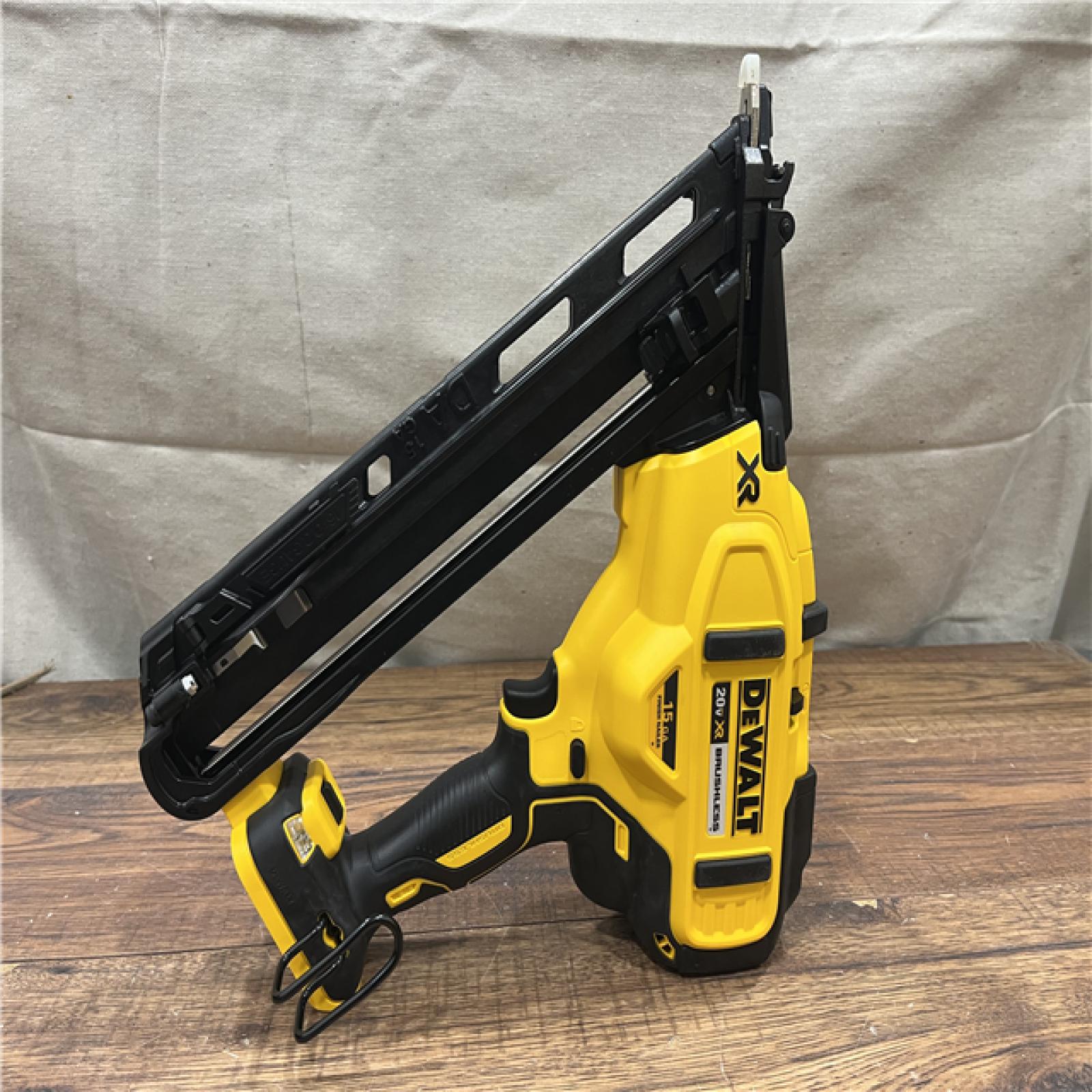 AS-IS DEWALT 20V MAX XR 15 Ga. Cordless 34 Deg Nailer 20 V