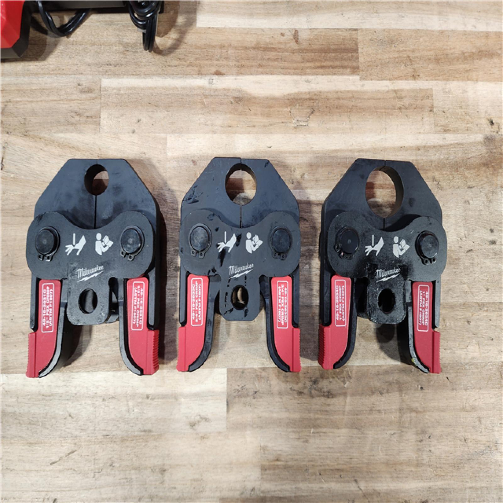 HOUSTON LOCATION - AS-IS Milwaukee 18V Lithium-Ion Cordless Short Throw Press Tool with 3 PEX Crimp Jaws Kit