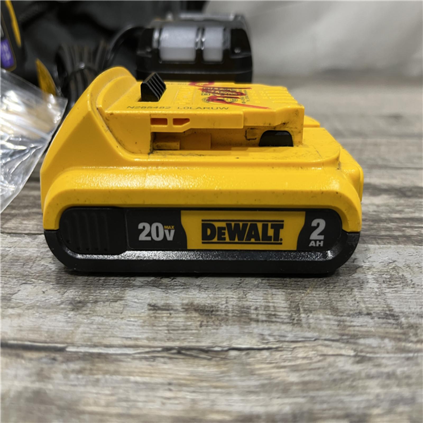 AS-IS DEWALT ATOMIC 20V MAX Lithium Ion Cordless 23 Gauge Pin Nailer Kit