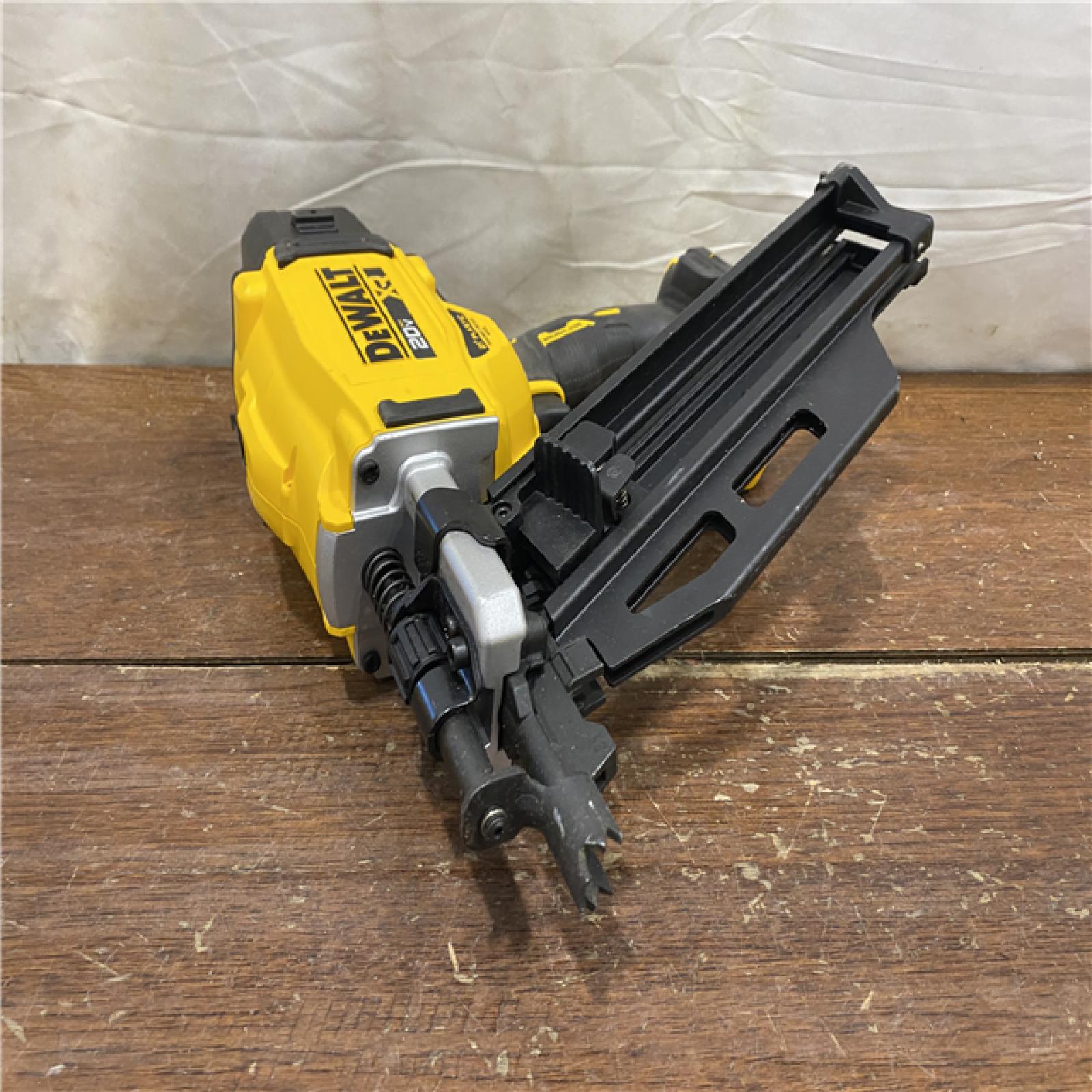AS-IS DEWALT 20-Volt 21° Cordless Framing Nailer (Tool-Only)