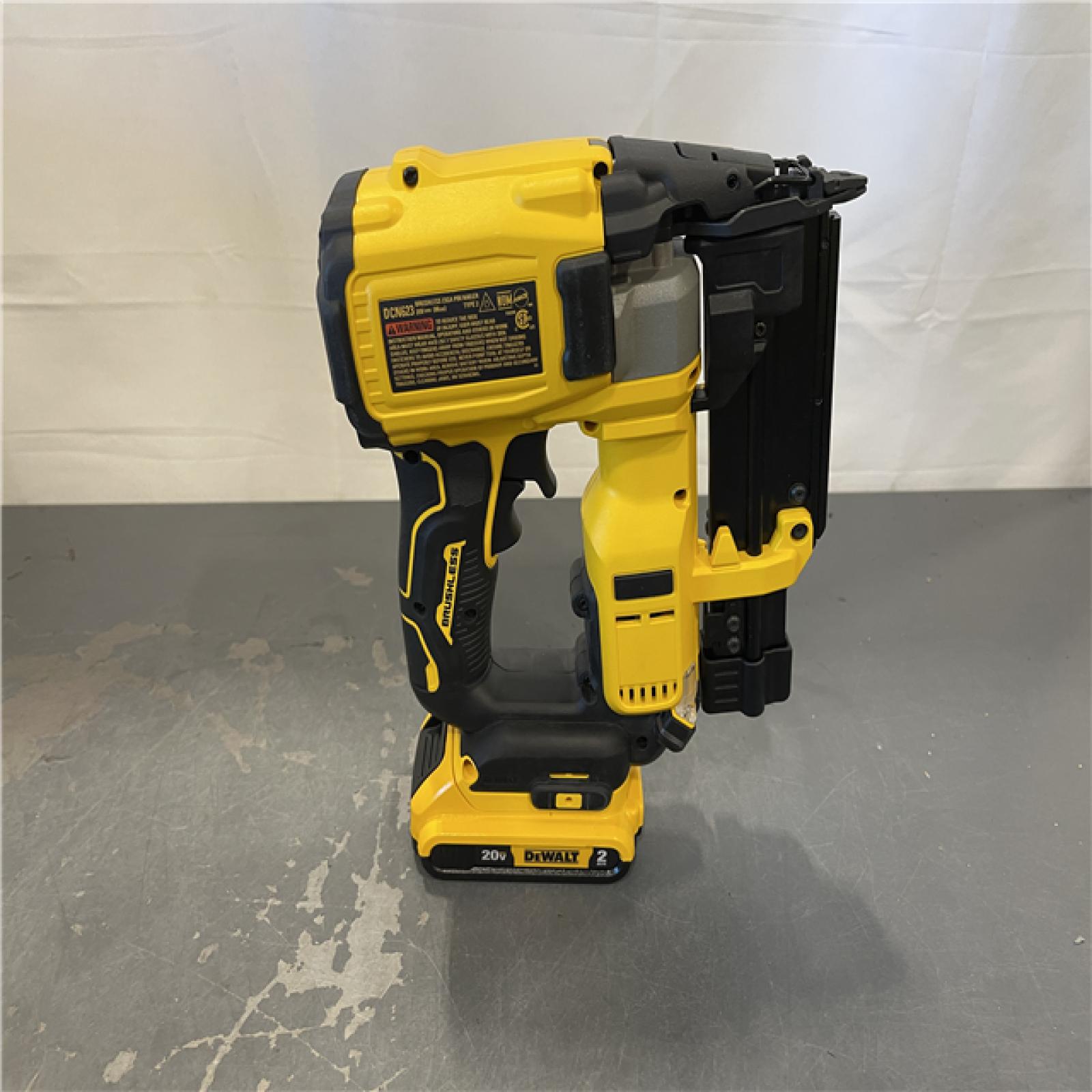 AS-IS - DeWalt ATOMIC 20V MAX Lithium Ion Cordless 23 Gauge Pin Nailer Kit