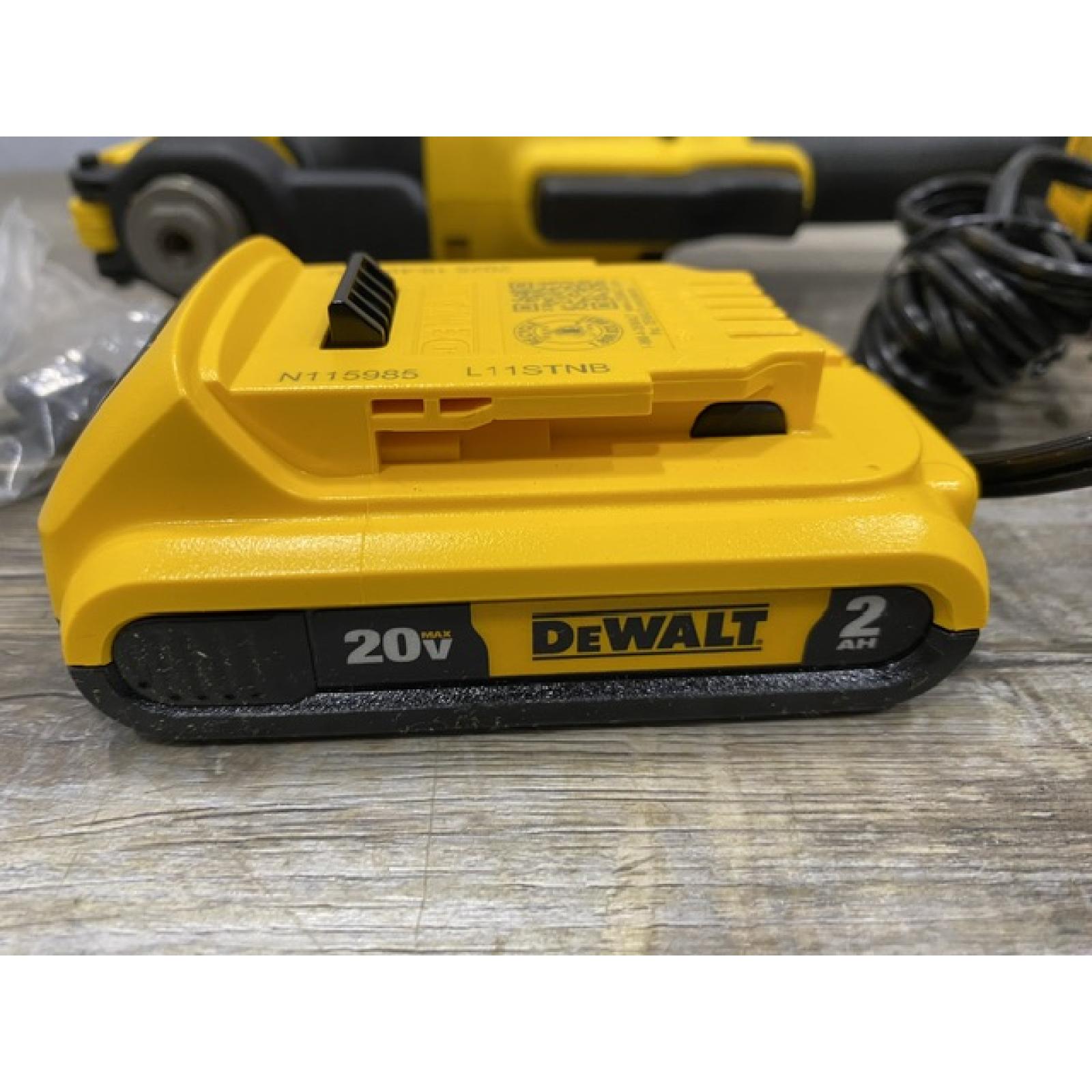 AS-IS DEWALT ATOMIC 20V MAX Cordless Brushless Oscillating Multi Tool Kit