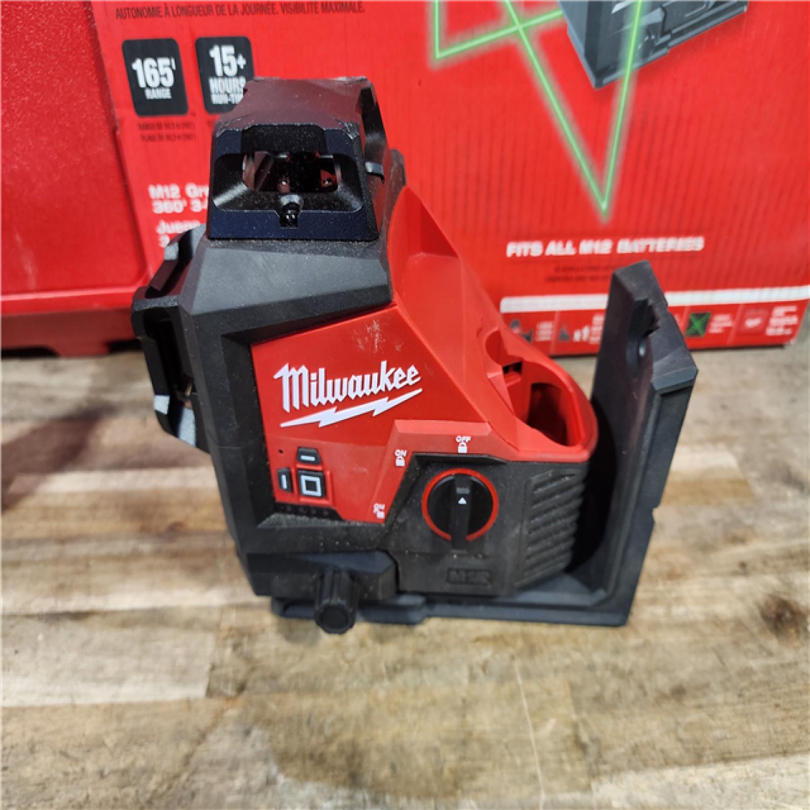 HOUSTON LOCATION - AS-IS Milwaukee-3632-21 M12 Green Beam Laser 360° 3-Plane Kit
