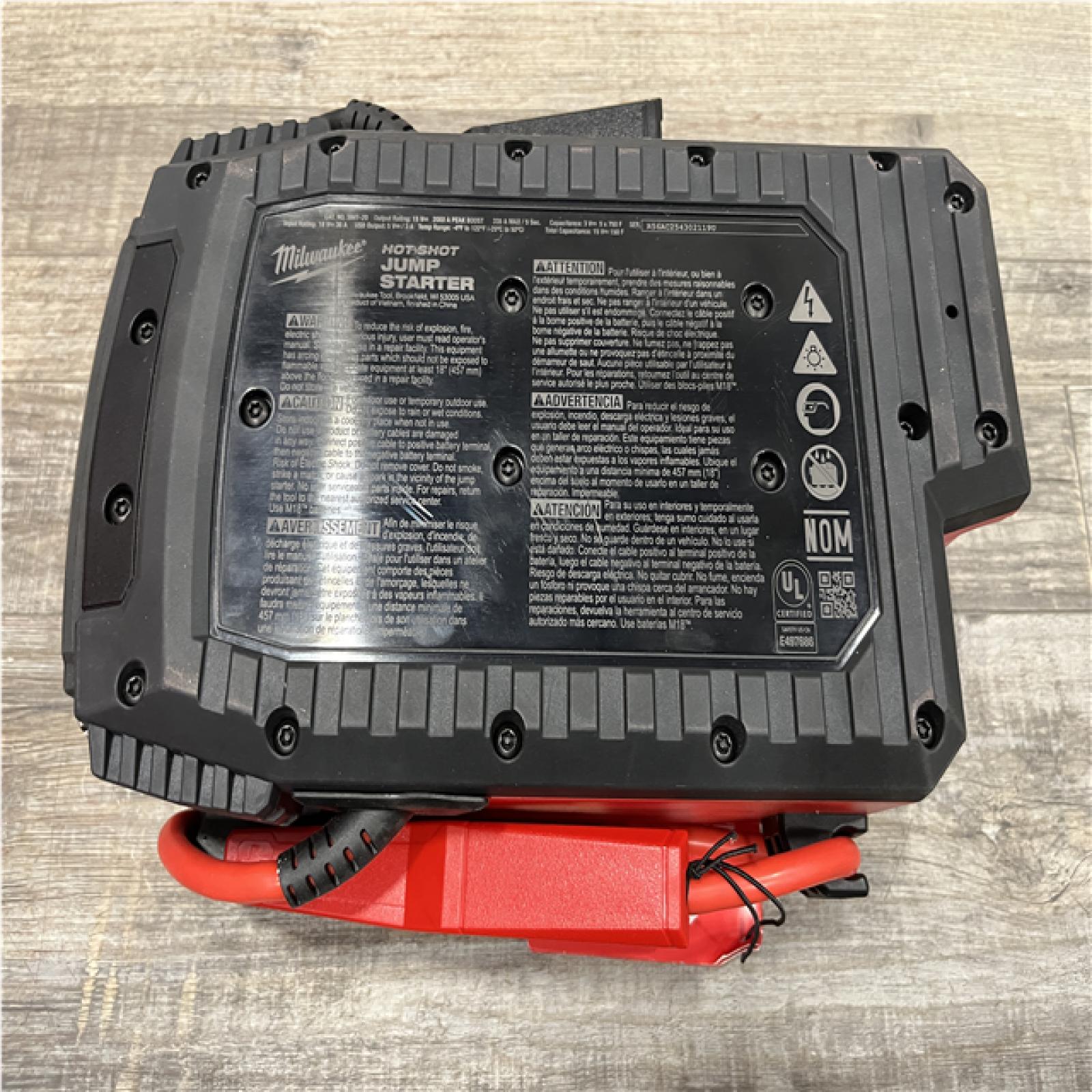 AS-IS Milwaukee 18V Lithium-Ion Cordless 2000 Peak Amp HOTSHOT Jump Starter (Tool-Only)