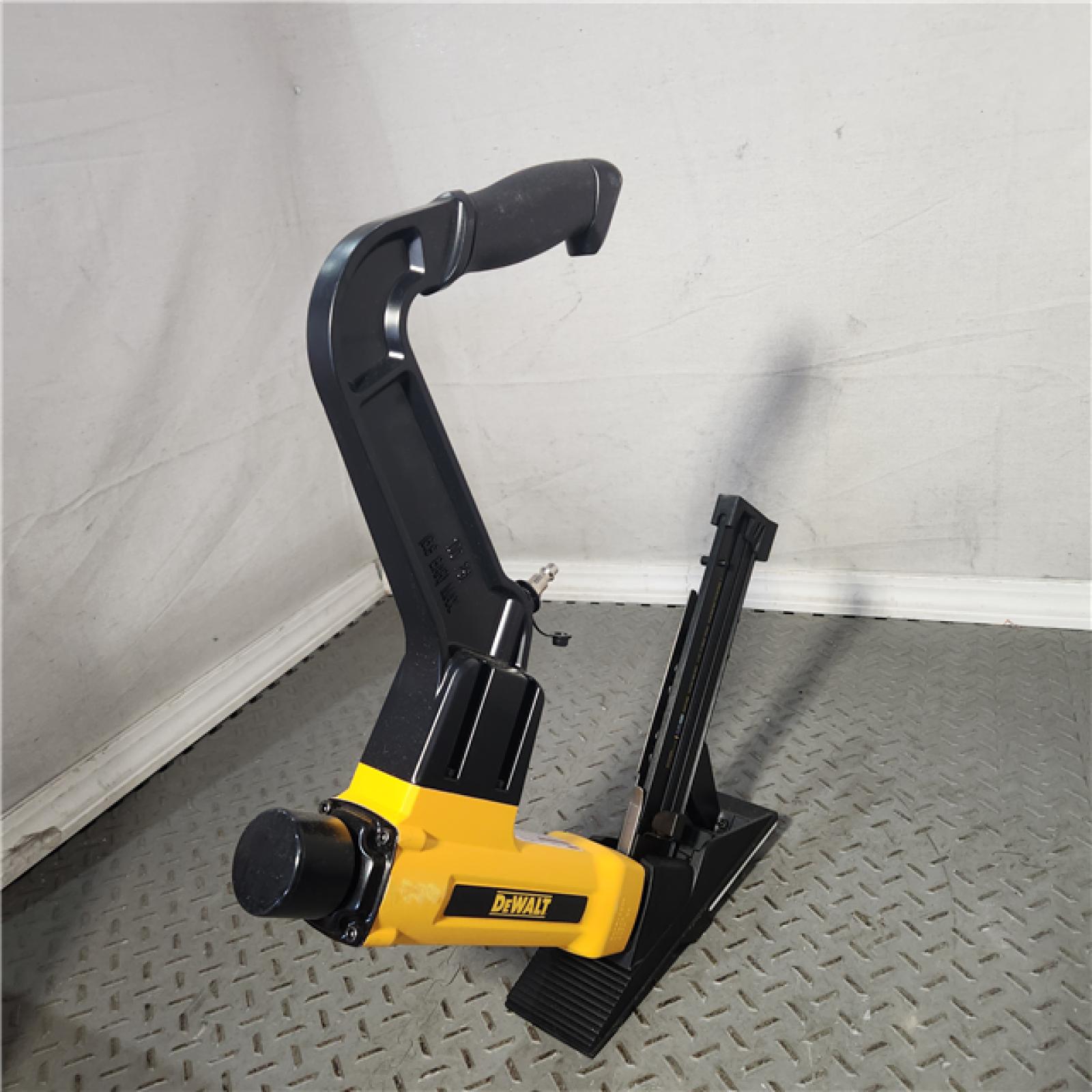 HOUSTON LocationASISDEWALT DWFP12569 2in1 Flooring Tool APPEARS IN