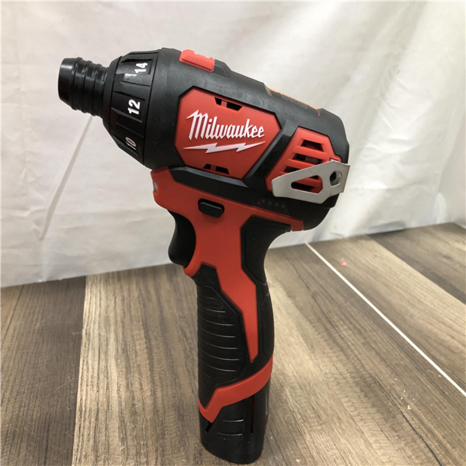 AS-IS Milwaukee 12V Lithium-Ion Cordless 3/8 in. Ratchet and Screwdriver Combo Kit