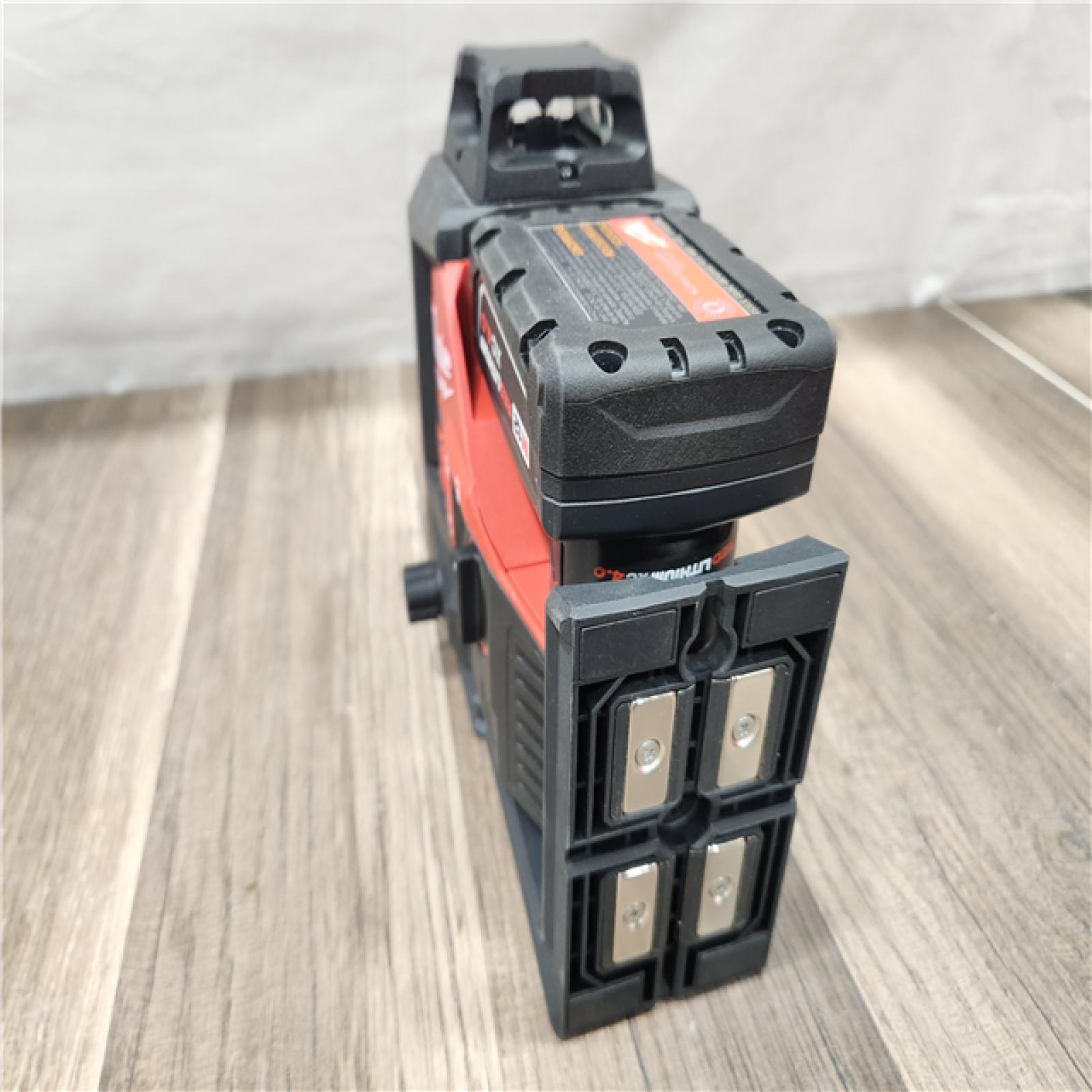 AS-IS- Milwaukee M12 Green Beam Laser 360° 3-Plane Kit