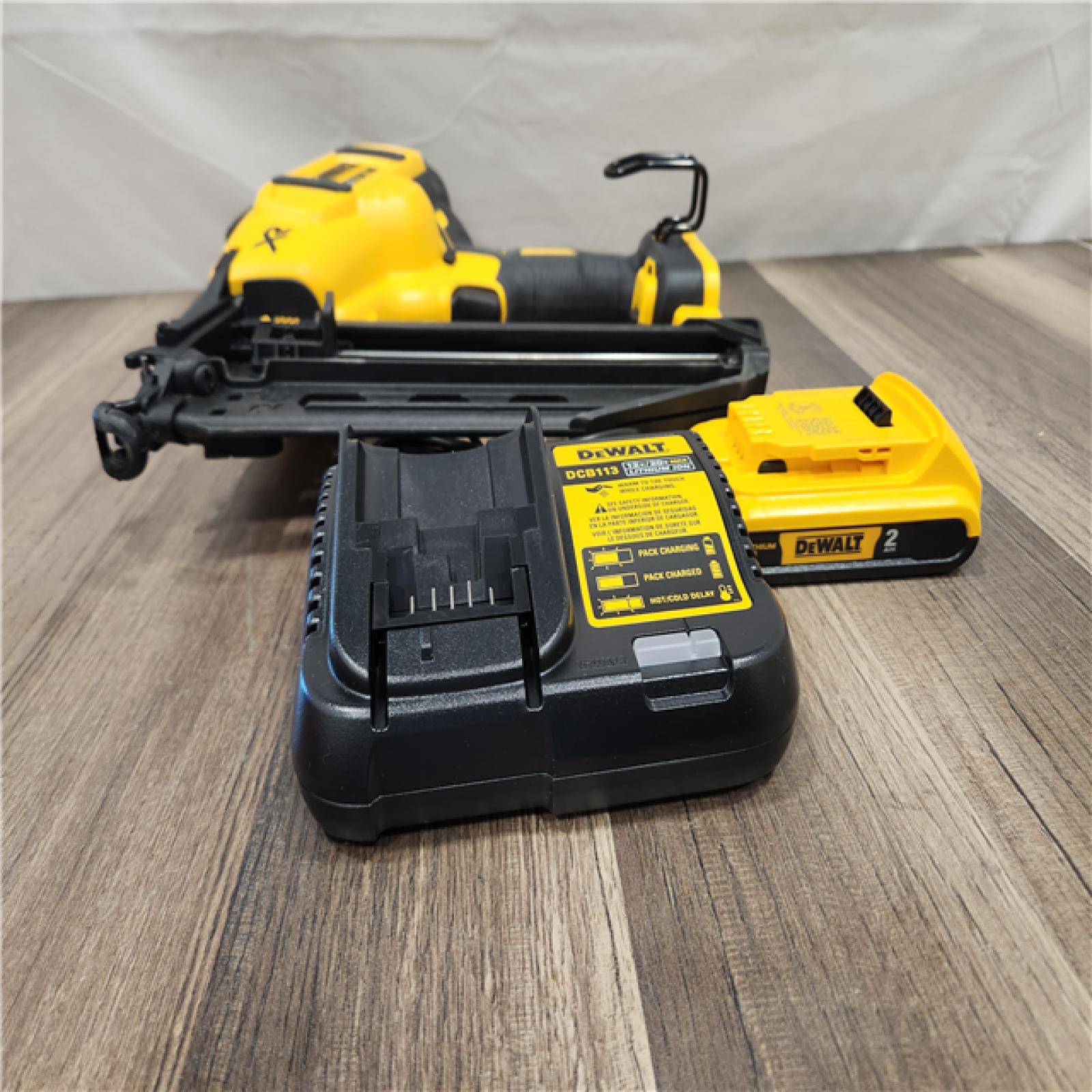 AS-IS DEWALT 20V MAX XR 16-Gauge Electric Cordless Angled Finishing Nailer Kit