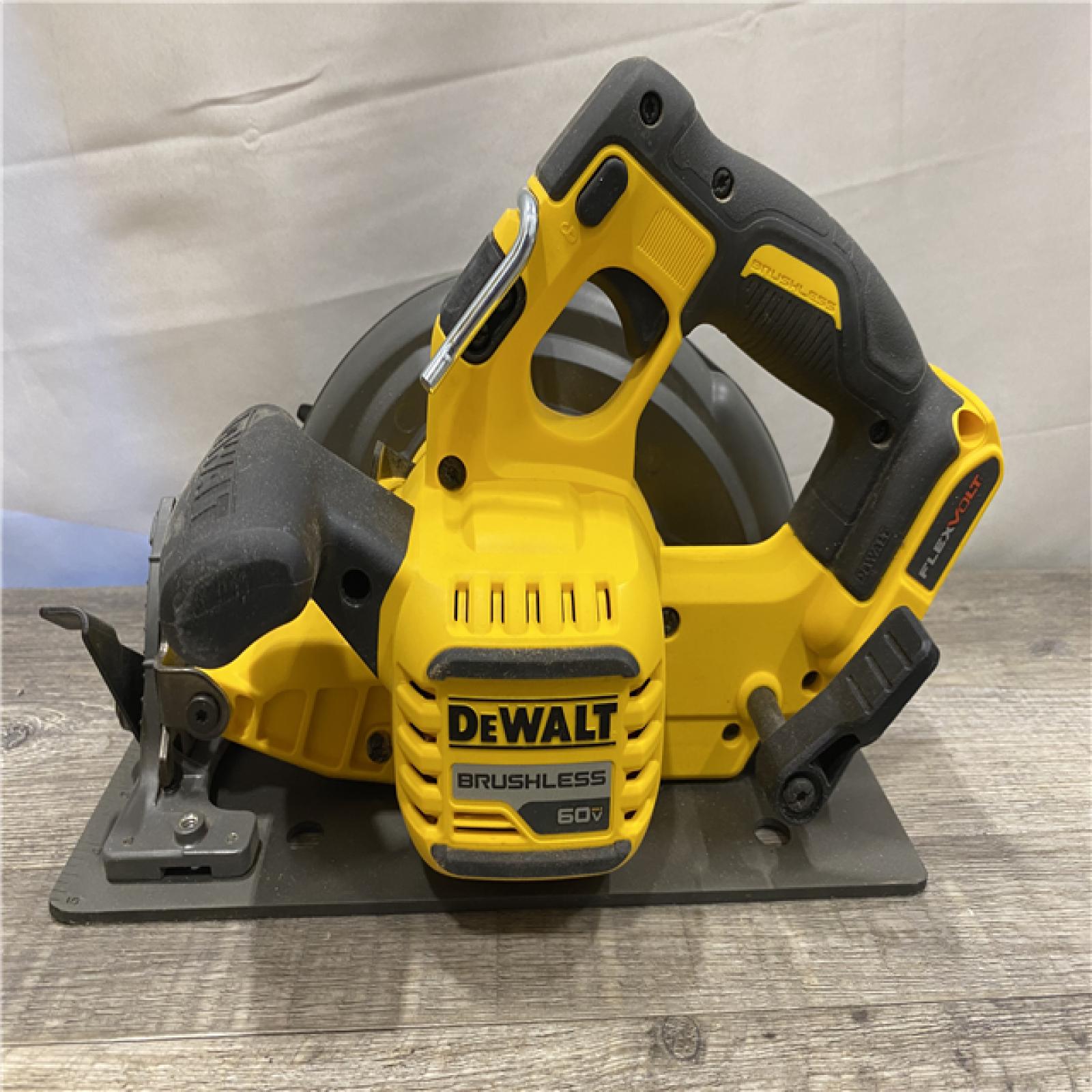 AS-IS DEWALT FLEXVOLT 60V MAX Cordless Brushless 7-1/4 in. Circular Saw with Brake (Tool Only)