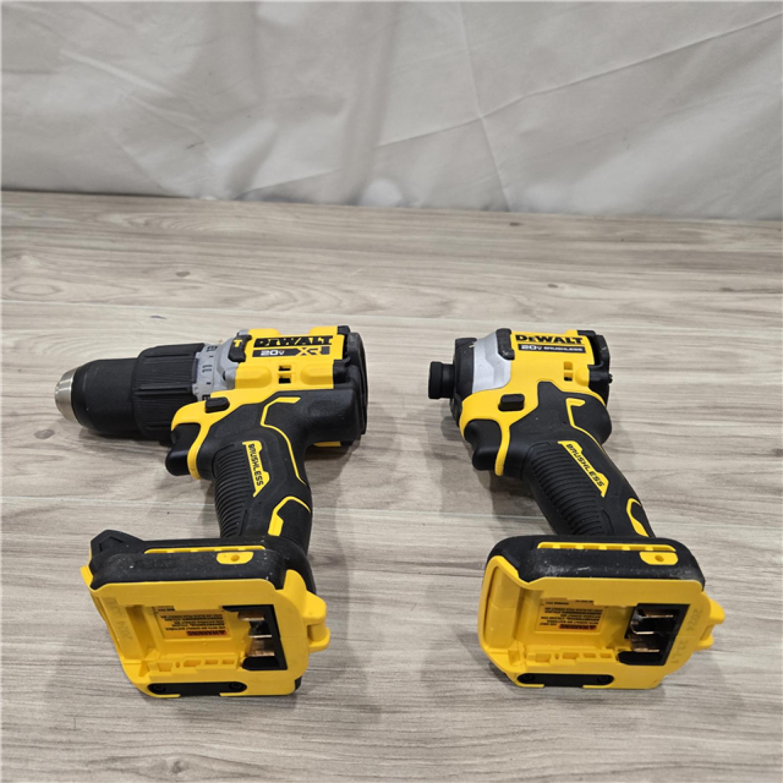 AS-IS DEWALT 20V MAX XR Hammer Drill/ Impact Driver Kit