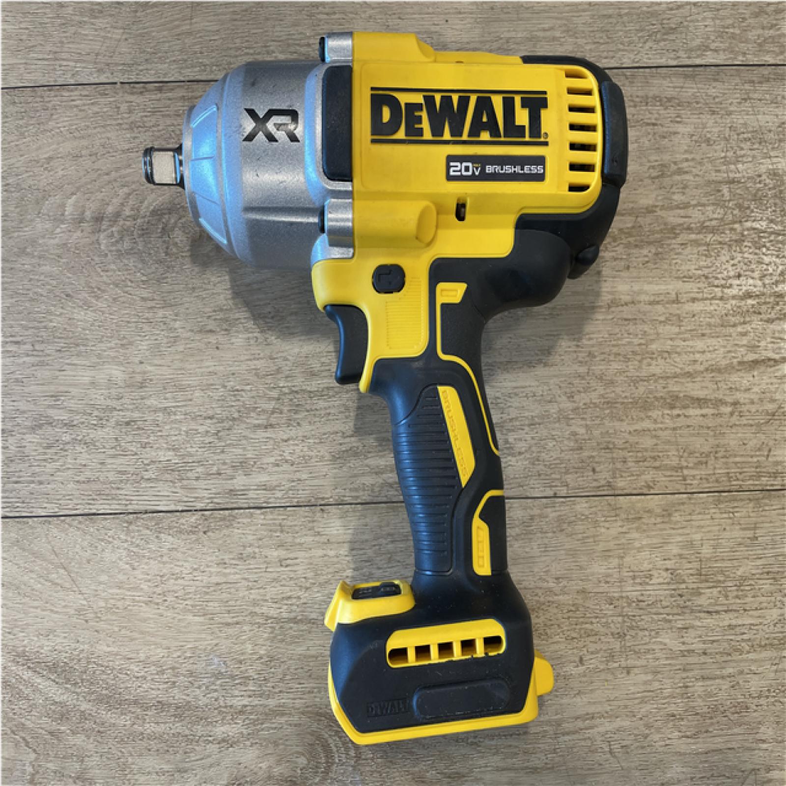 AS-IS DEWALT 20V MAX Lithium-Ion Cordless 1/2 in. Impact Wrench Kit