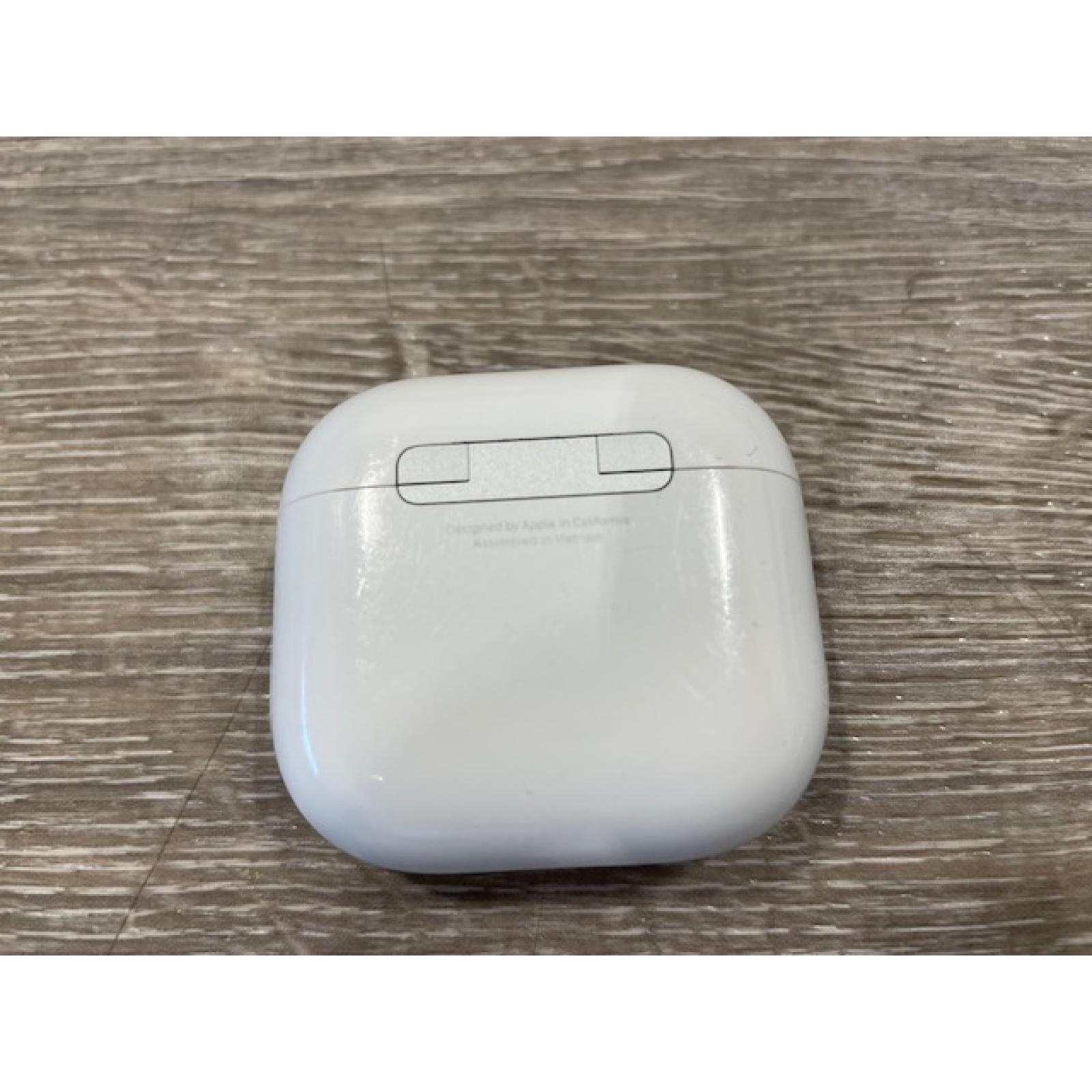 AS-IS Apple Airpods 4 Wireless Charging Case