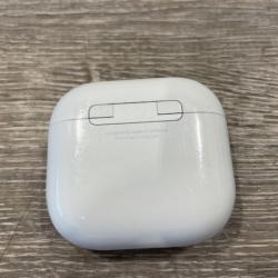AS-IS Apple Airpods 4 Wireless Charging Case