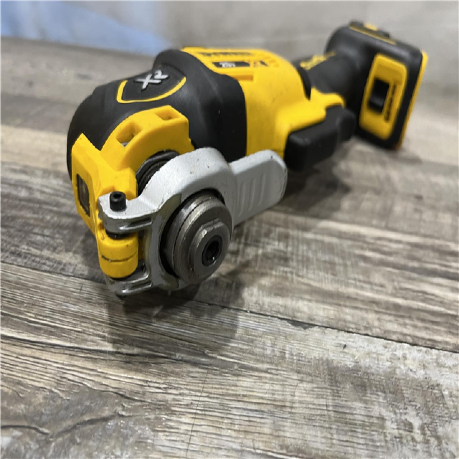 AS-IS DEWALT 20V MAX XR Cordless Brushless 3-Speed Oscillating Multi Tool (Tool Only)