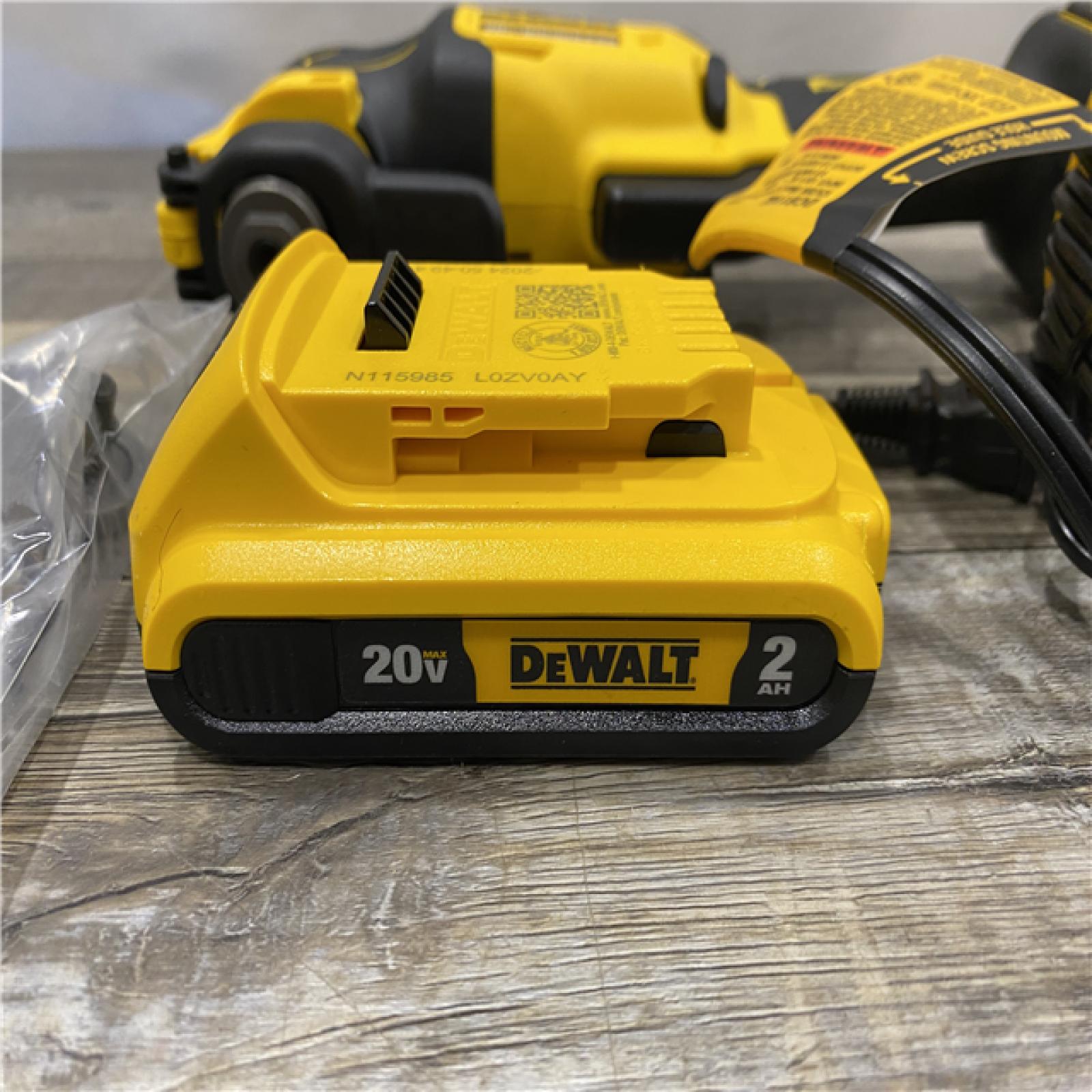 AS-IS DEWALT ATOMIC 20V MAX Cordless Brushless Oscillating Multi Tool Kit