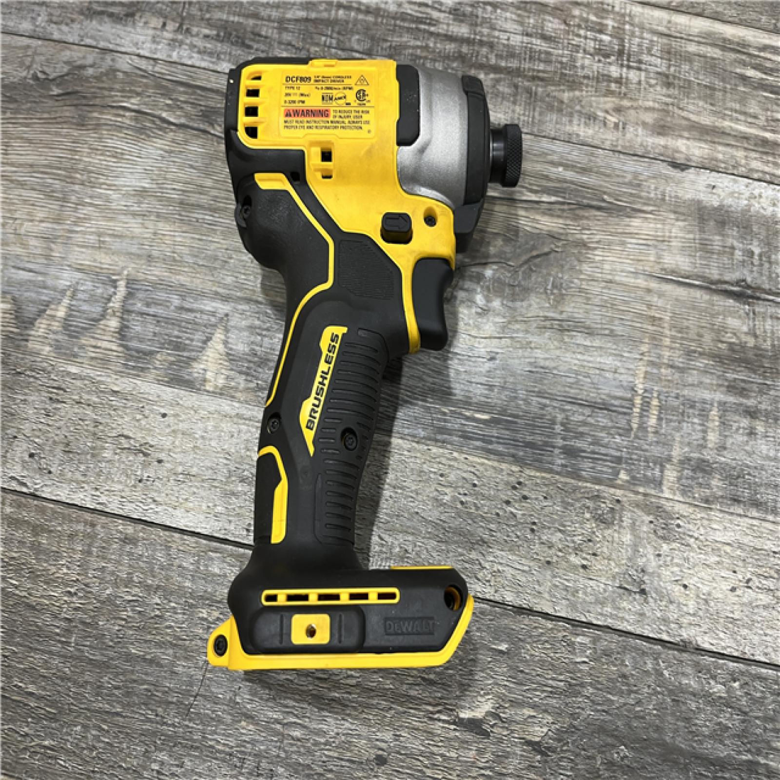 AS-IS DEWALT Atomic 20V Max Lithium-Ion Brushless Cordless Compact 1/4 in. Impact Driver Kit