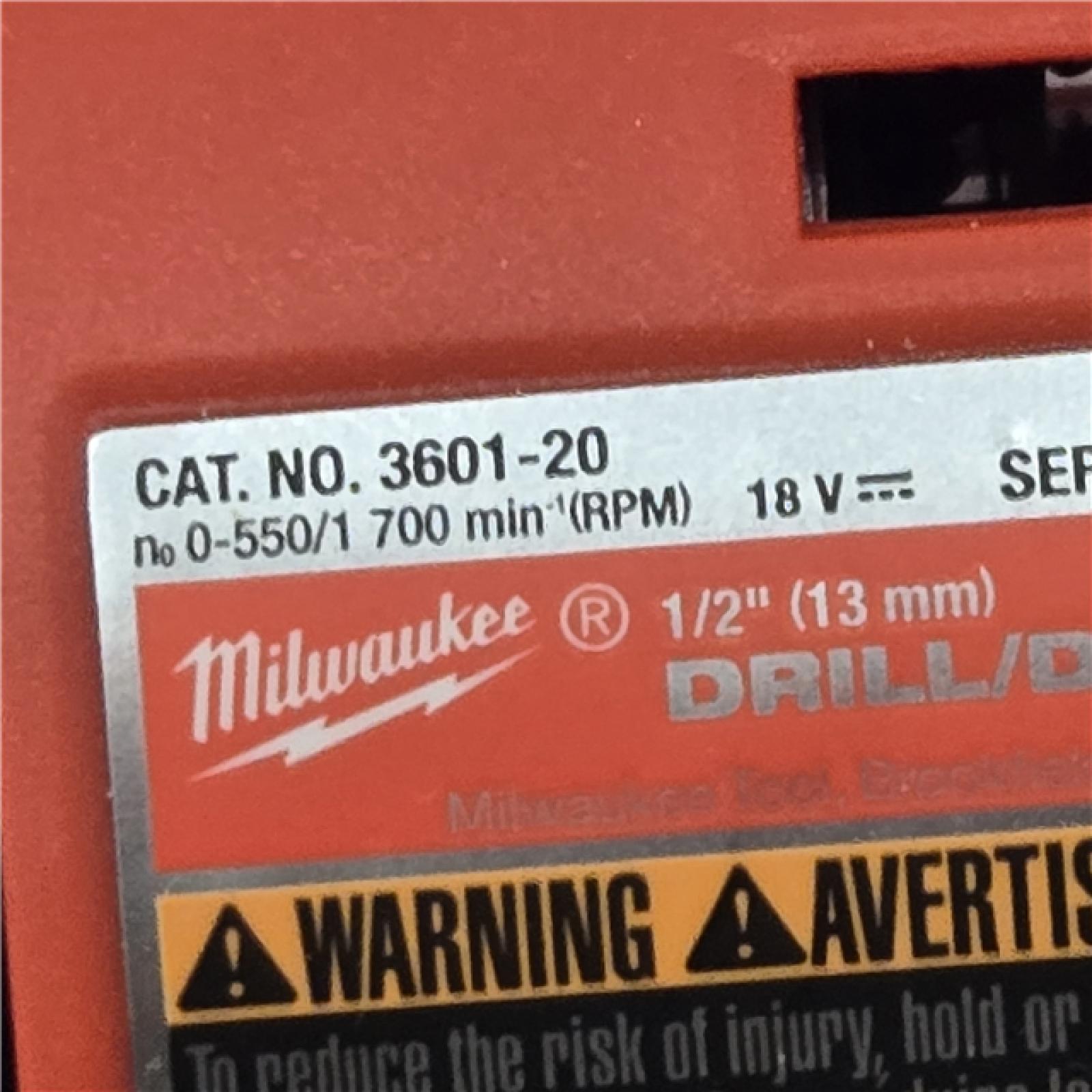 AS-IS Milwaukee 3601-22CT M18 18V Drill/Driver Kit