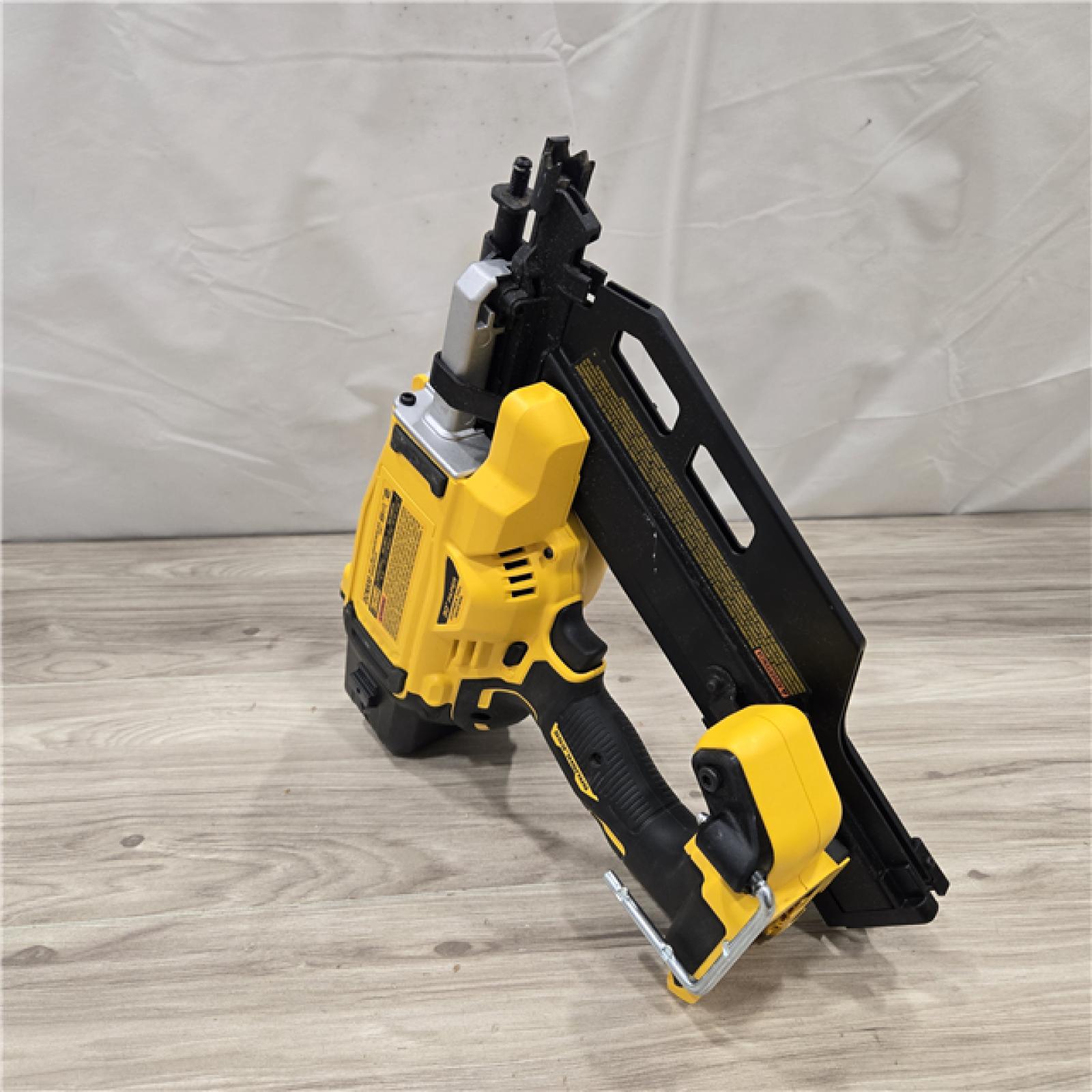AS-IS DEWALT 20V 30 Degree Cordless Framing Nailer (Tool-Only)